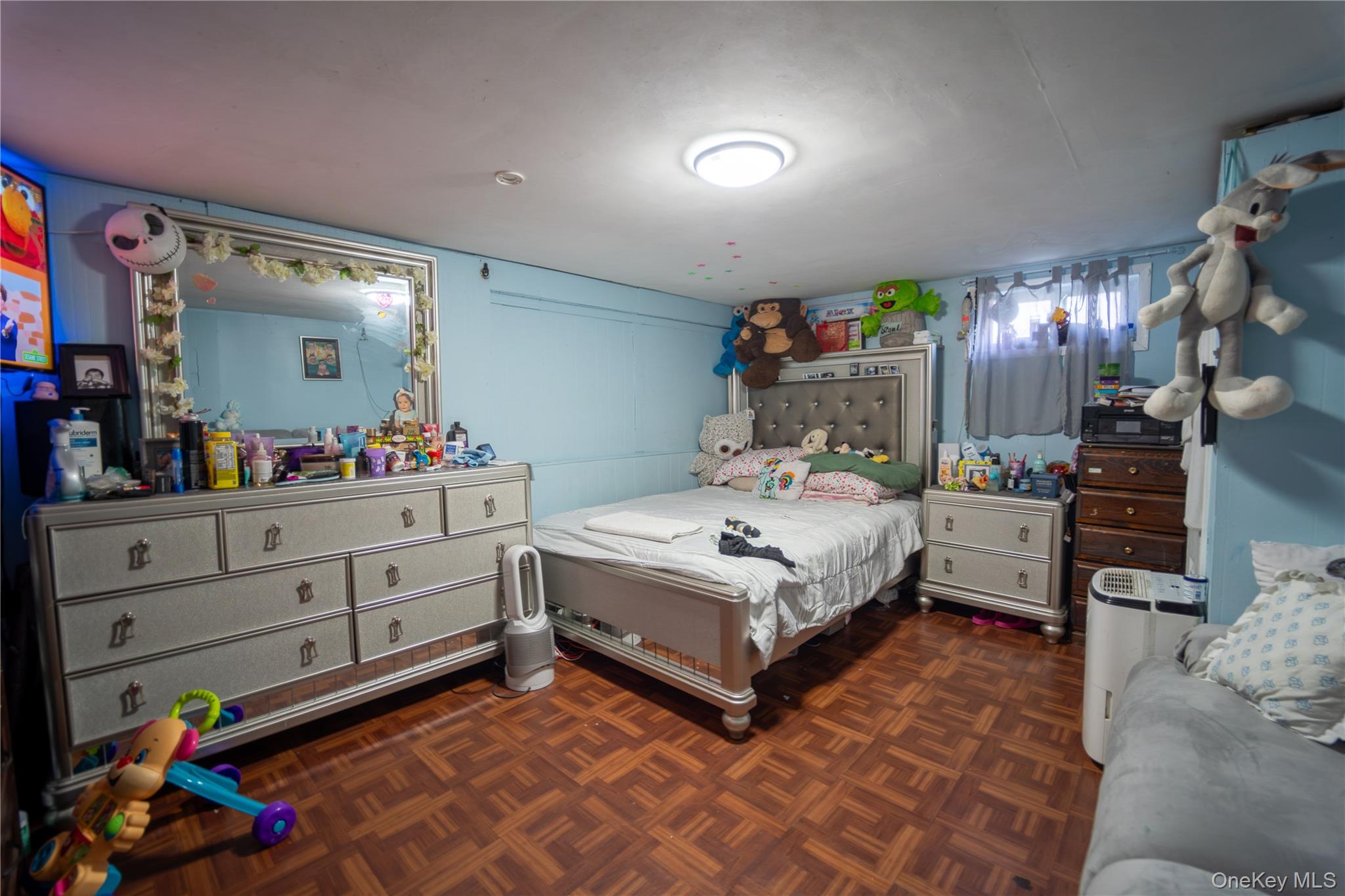 20 Hicksville Road, Westbury, NY 11590