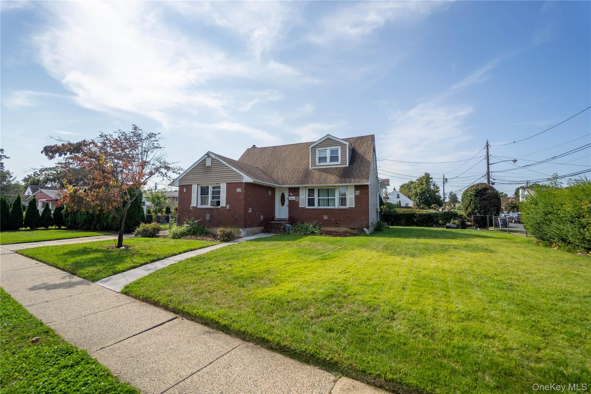 20 Hicksville Road, Westbury, NY 11590