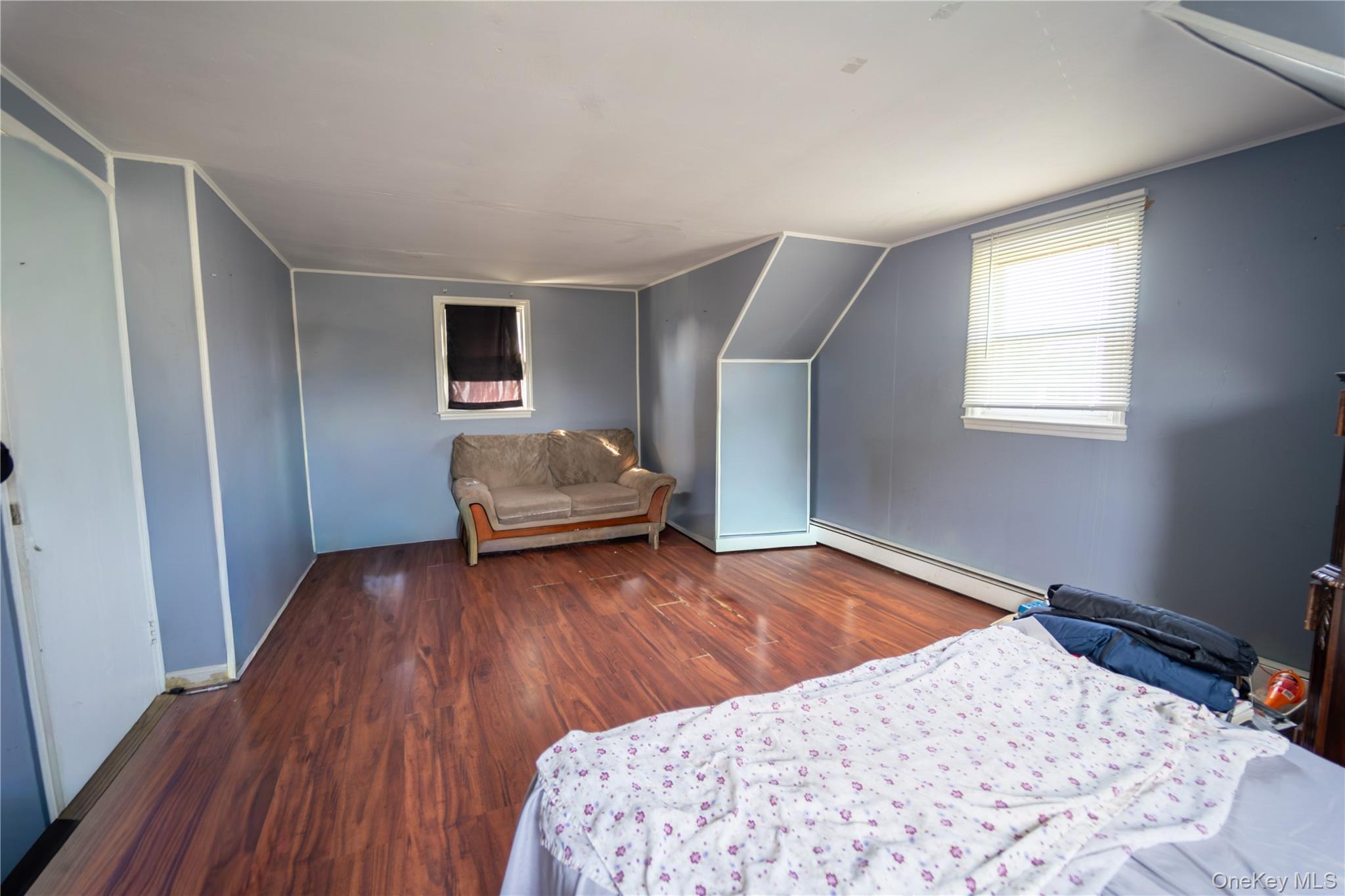 20 Hicksville Road, Westbury, NY 11590