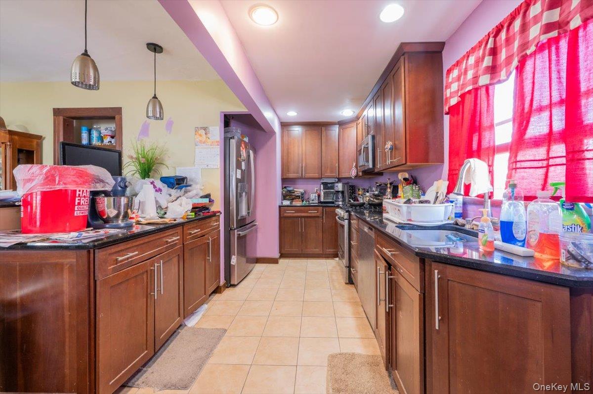 31 4th Street, Glen Cove, NY 11542