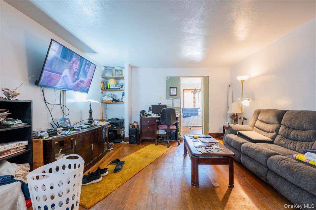 31 4th Street, Glen Cove, NY 11542