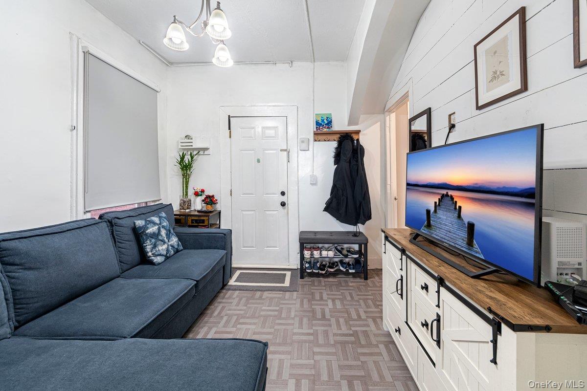 22 Jones Place # 1st Flr, Yonkers, NY 10703