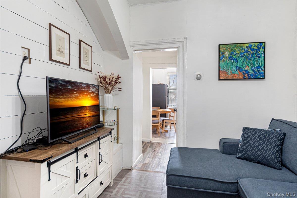 22 Jones Place # 1st Flr, Yonkers, NY 10703