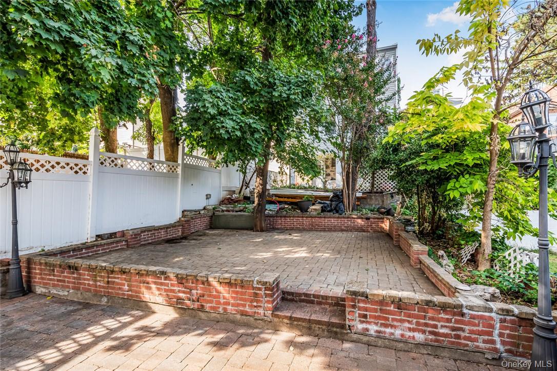 115 East 235th Street, Bronx, NY 10470