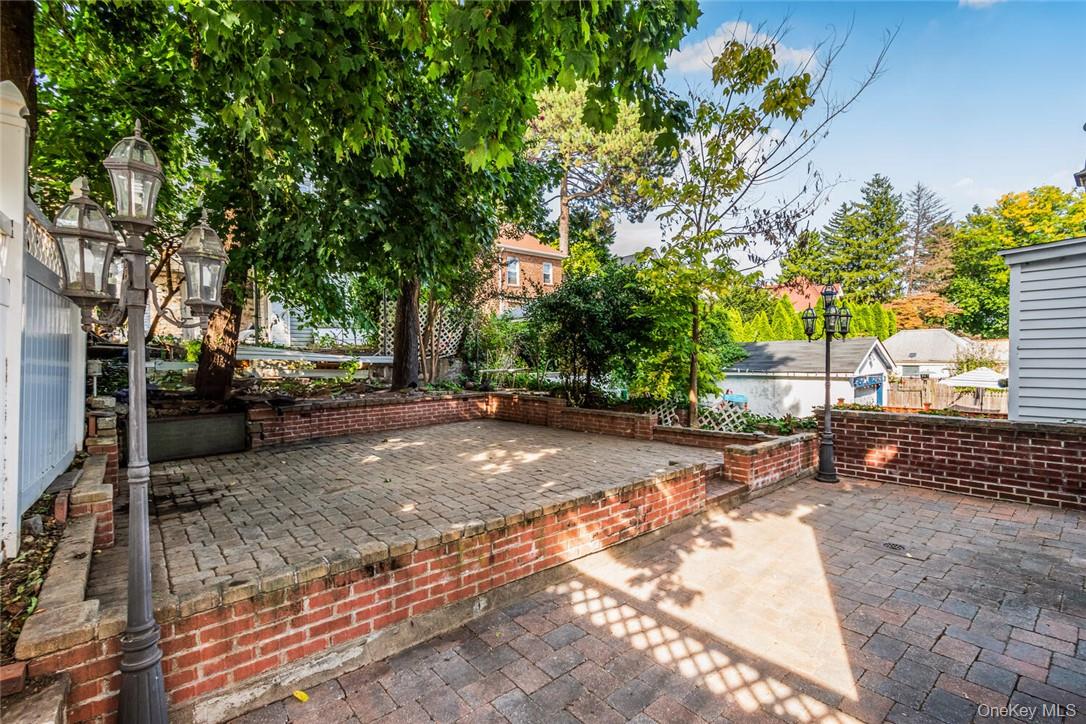 115 East 235th Street, Bronx, NY 10470