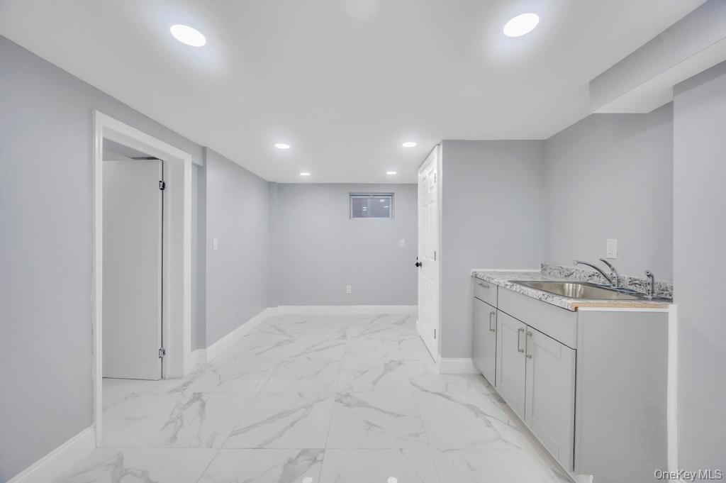 23 Franklin Street, Elmont, NY 11003