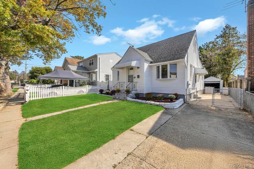 23 Franklin Street, Elmont, NY 11003