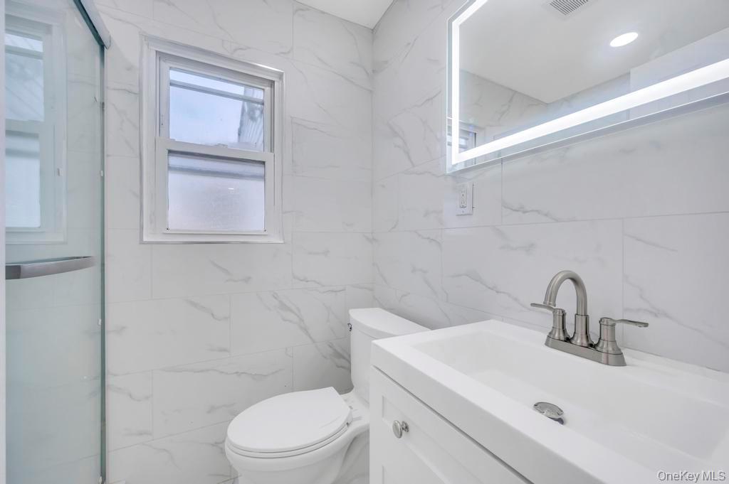 23 Franklin Street, Elmont, NY 11003