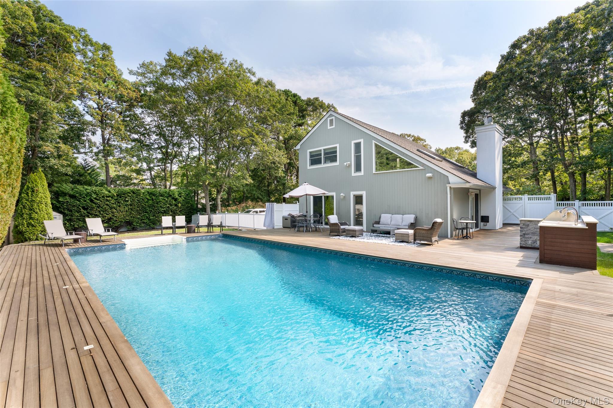 10 Pepi Court, Hampton Bays, NY 11946