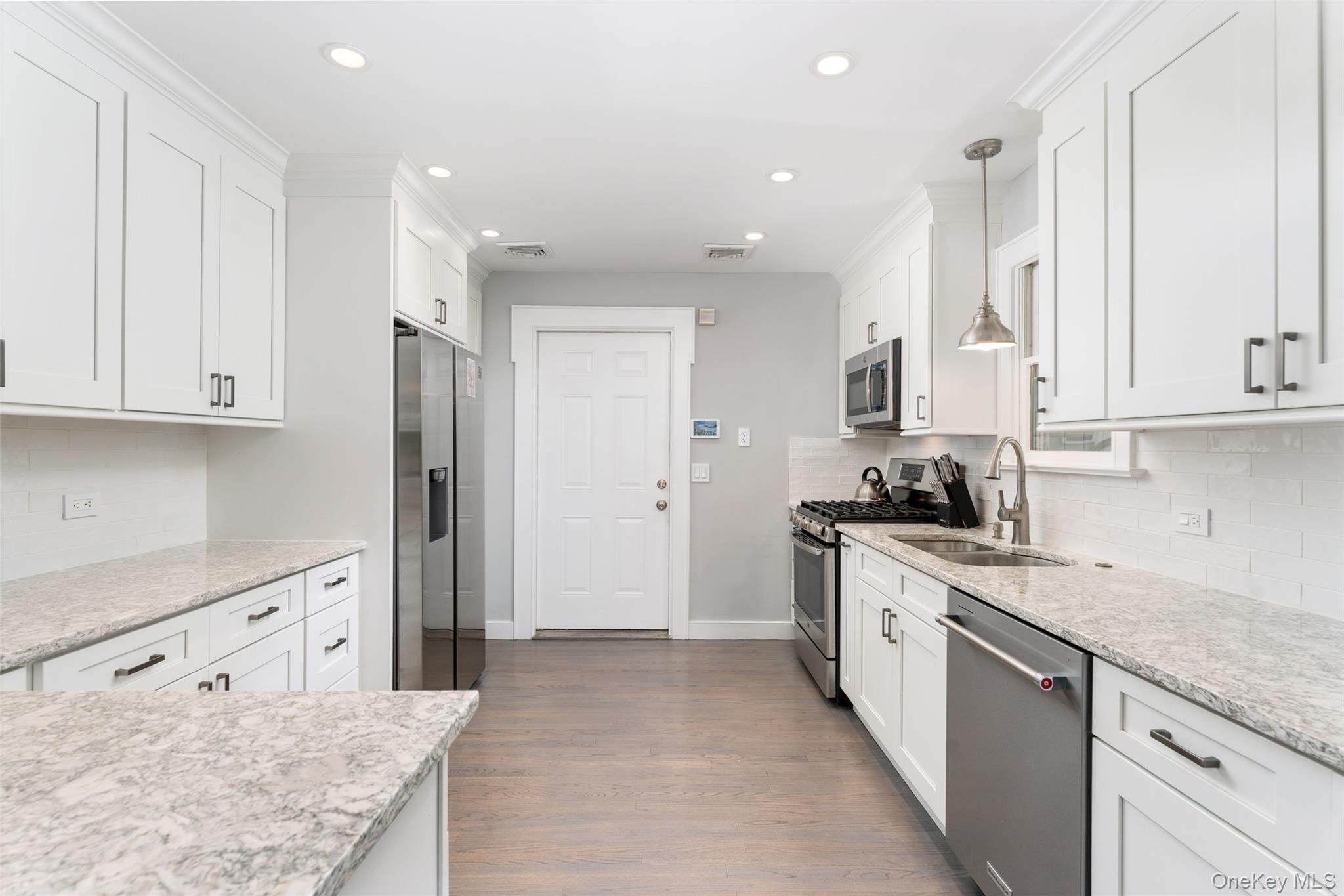 10 Pepi Court, Hampton Bays, NY 11946