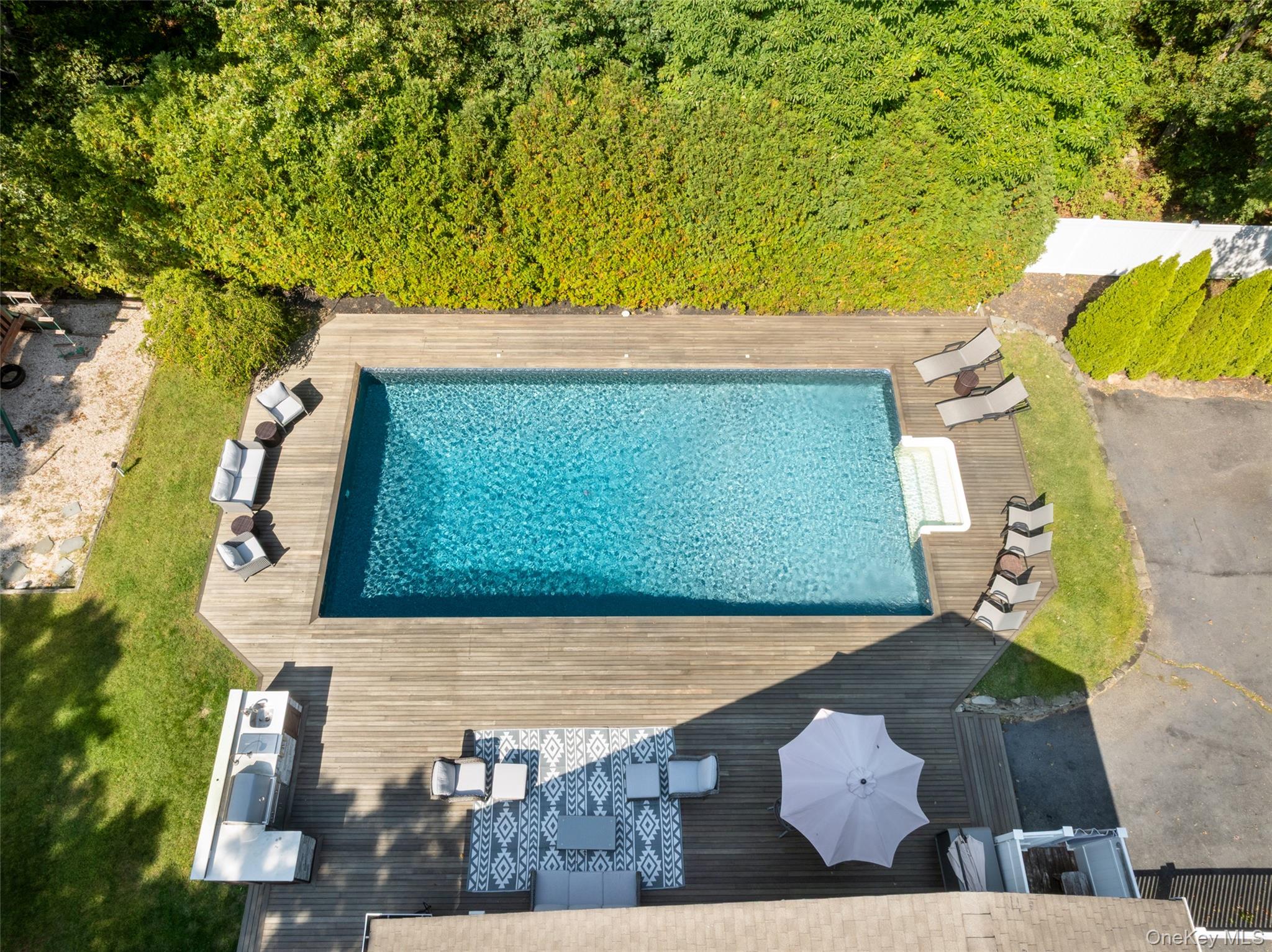 10 Pepi Court, Hampton Bays, NY 11946