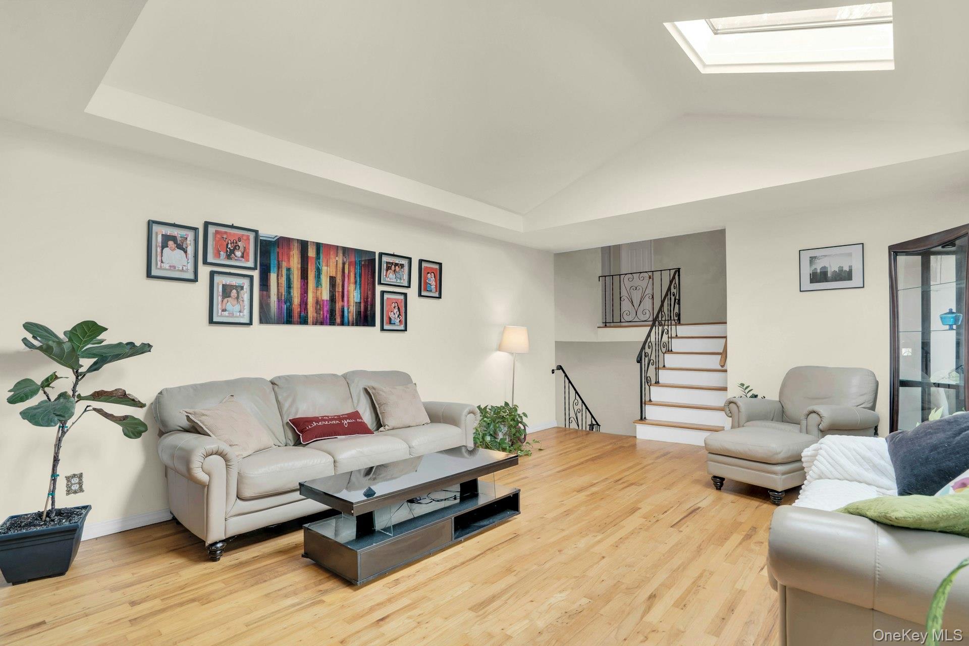 21 E Hill Drive, Smithtown, NY 11787