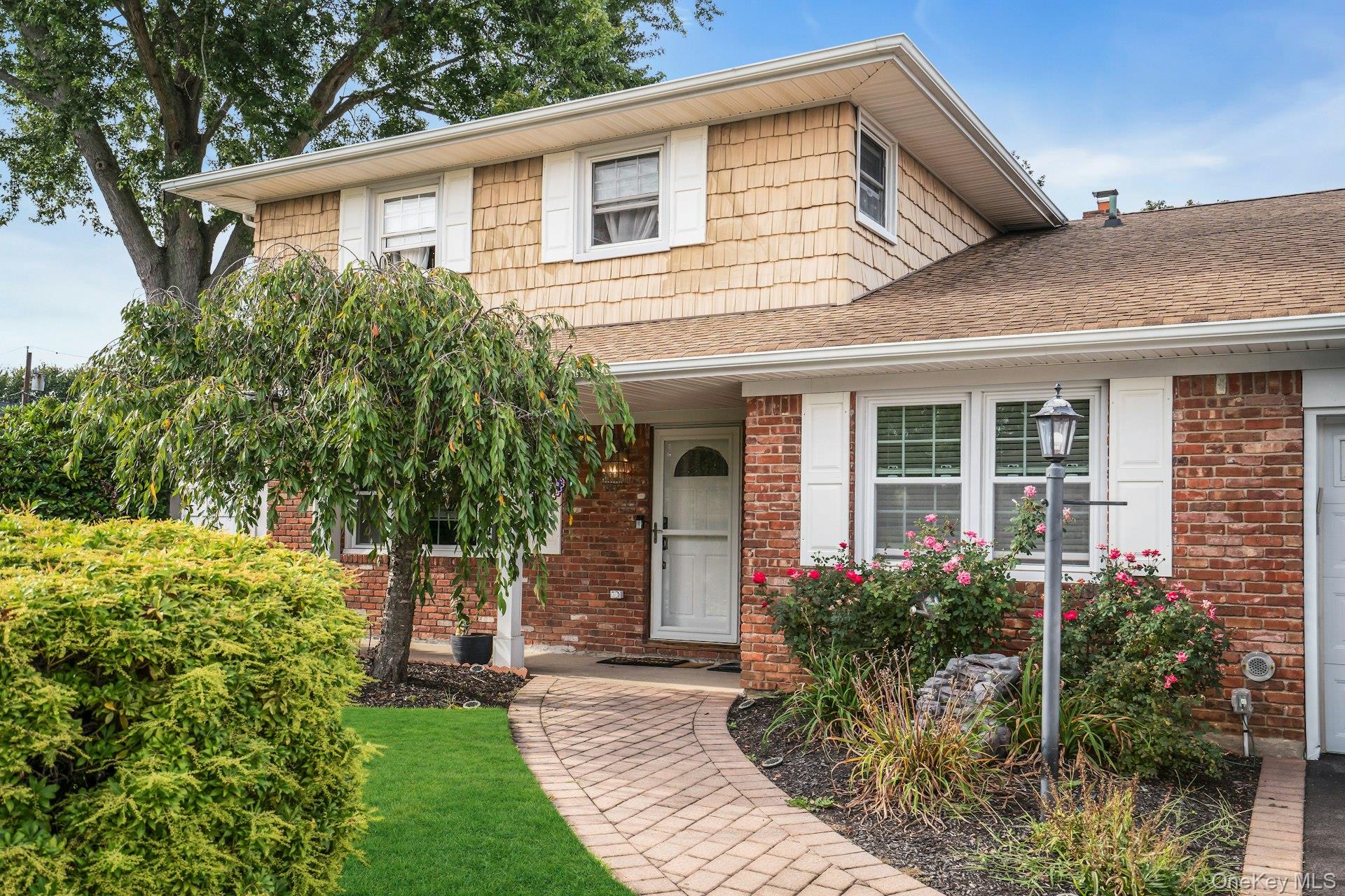 21 E Hill Drive, Smithtown, NY 11787