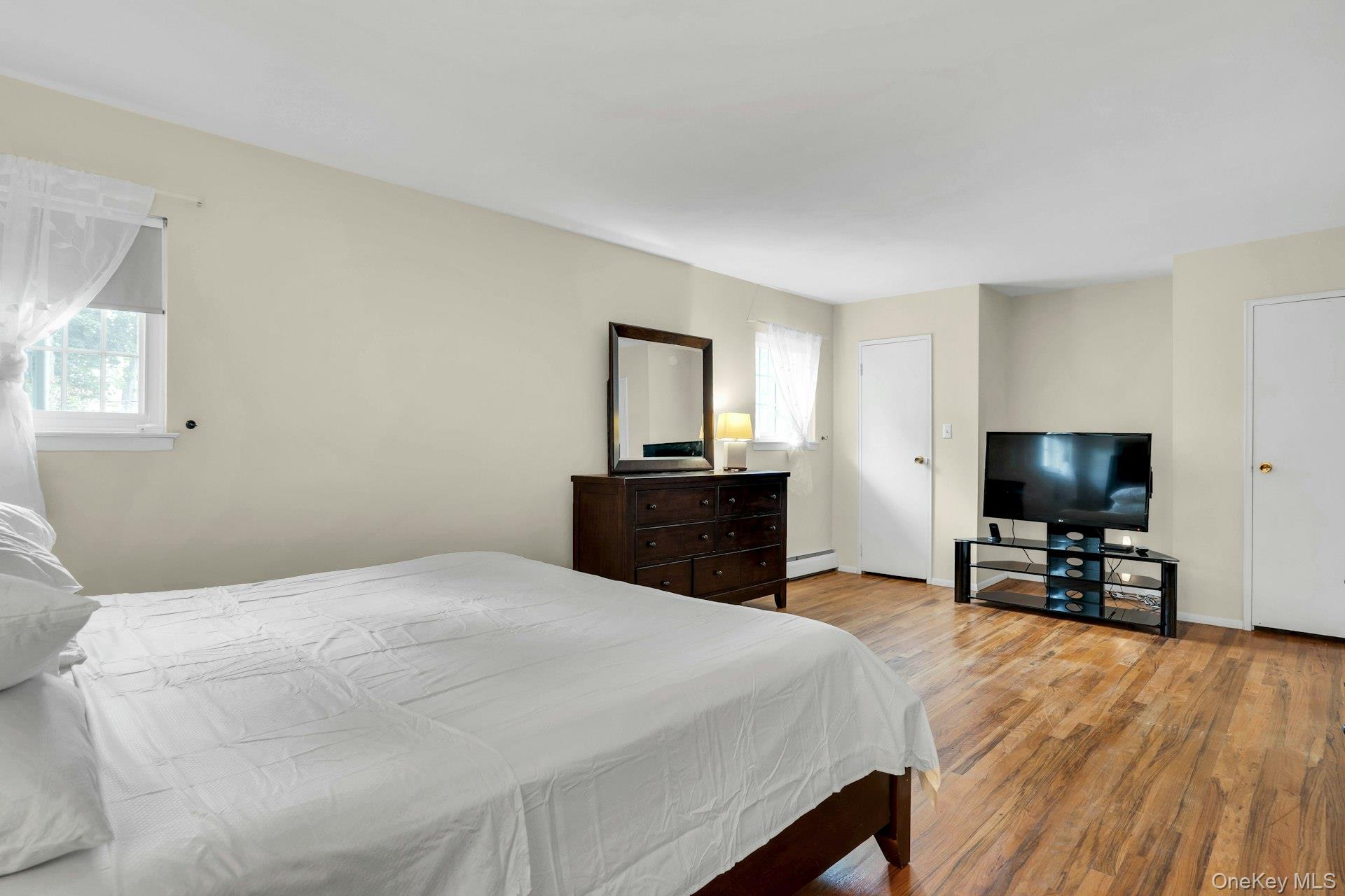 21 E Hill Drive, Smithtown, NY 11787