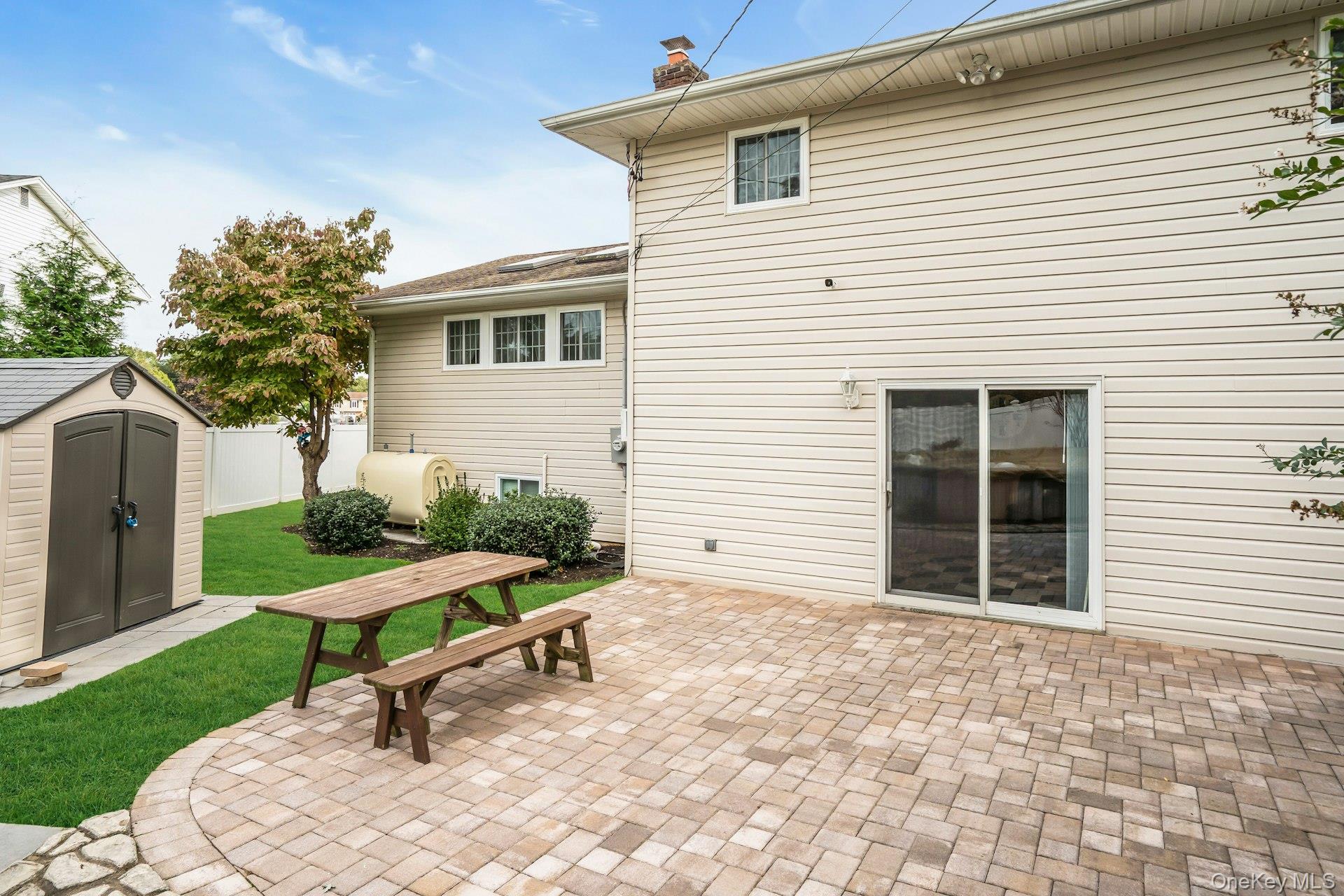 21 E Hill Drive, Smithtown, NY 11787