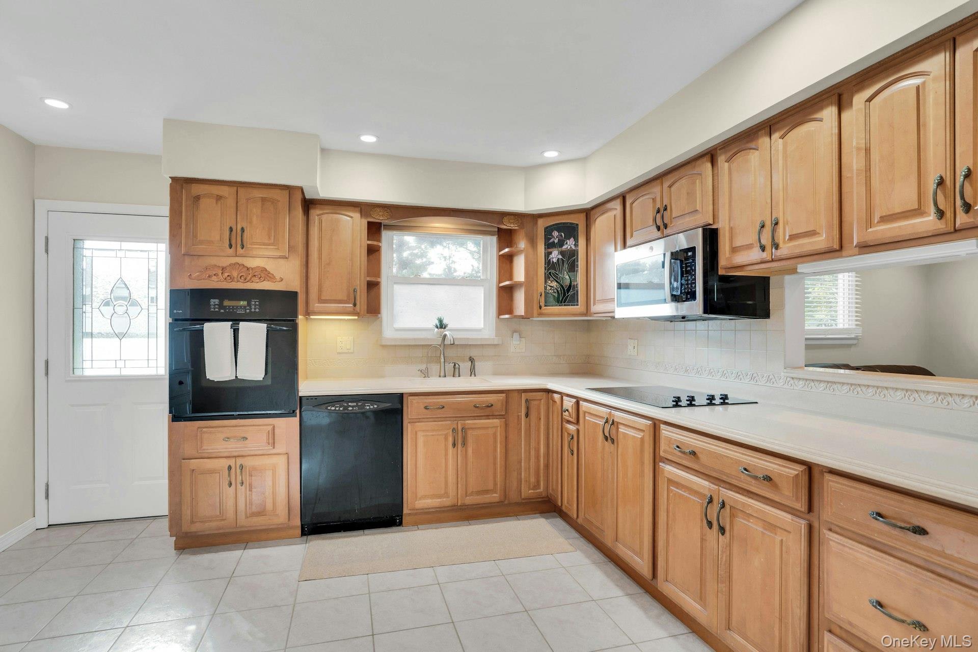 21 E Hill Drive, Smithtown, NY 11787