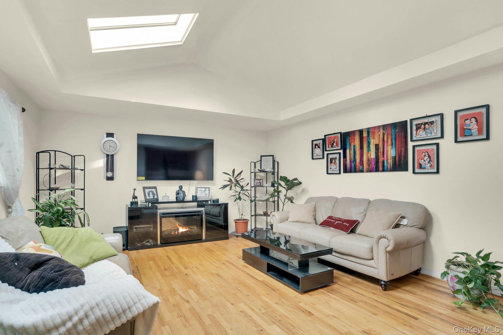 21 E Hill Drive, Smithtown, NY 11787