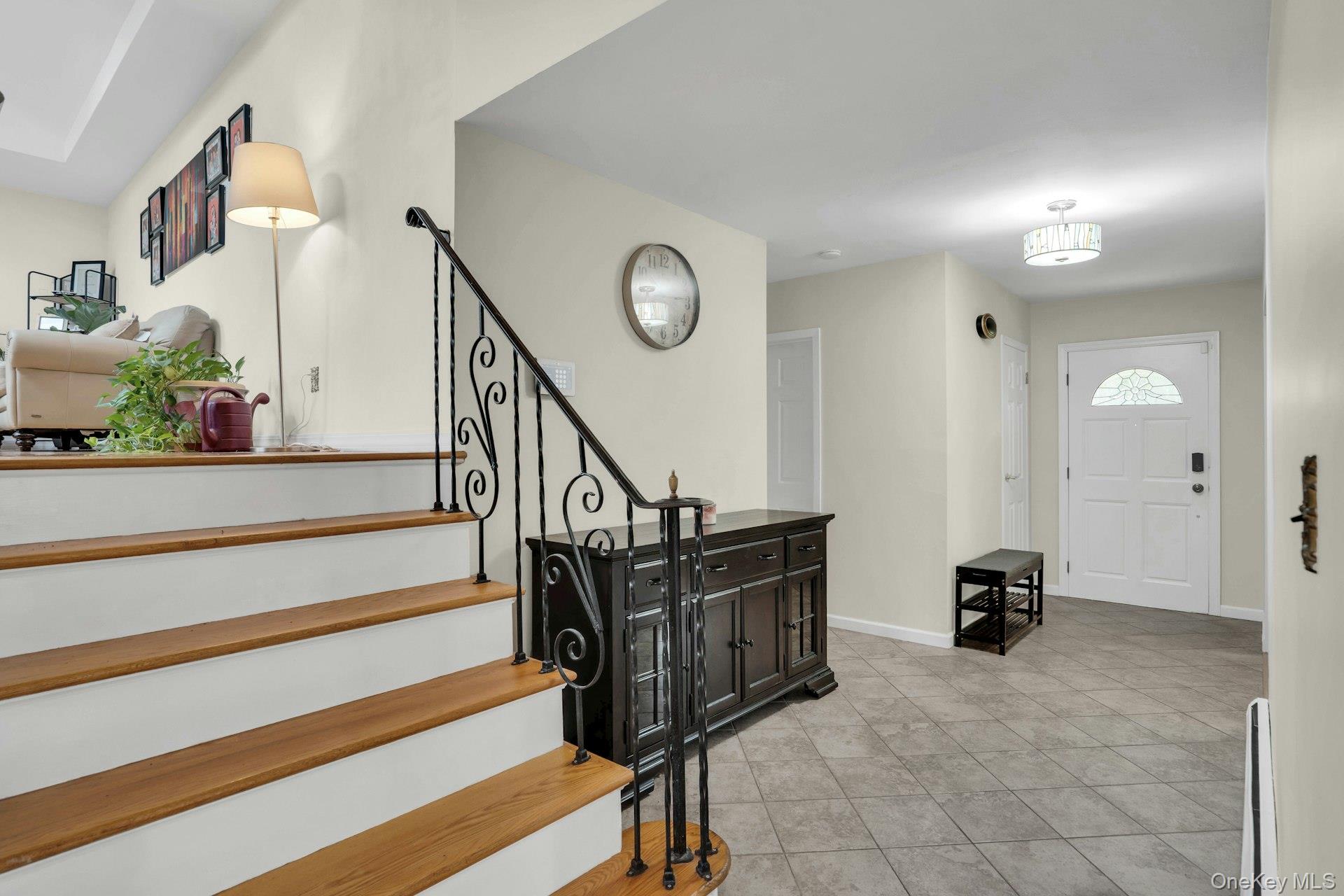 21 E Hill Drive, Smithtown, NY 11787