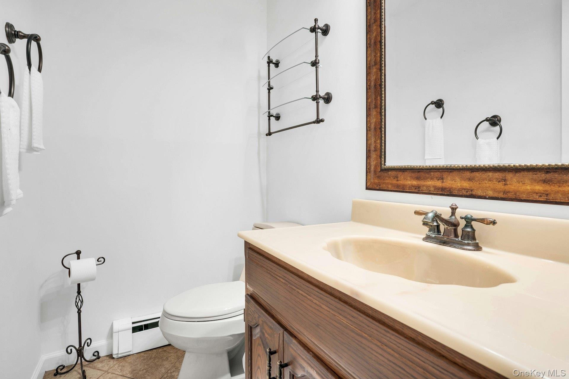 21 E Hill Drive, Smithtown, NY 11787