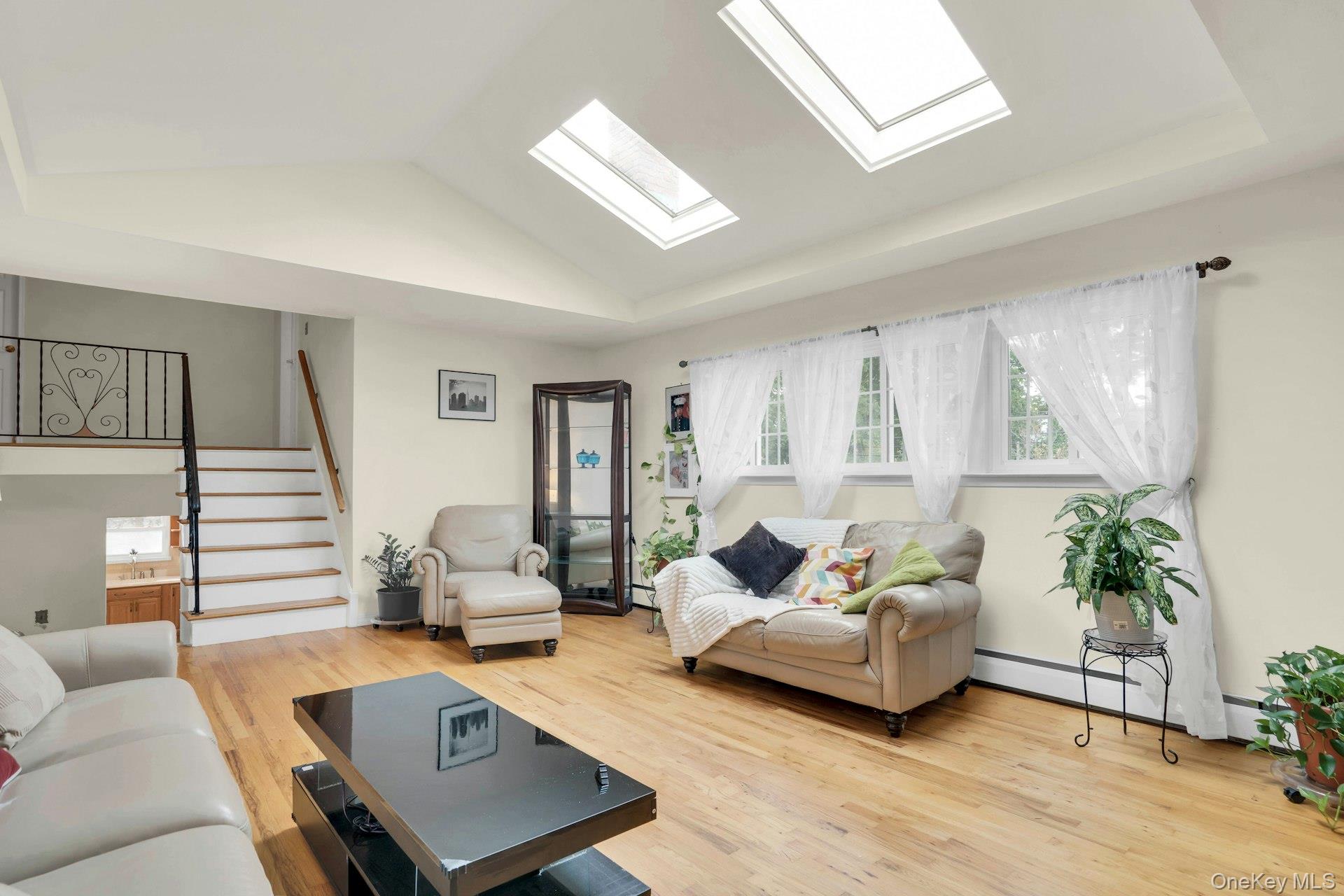 21 E Hill Drive, Smithtown, NY 11787