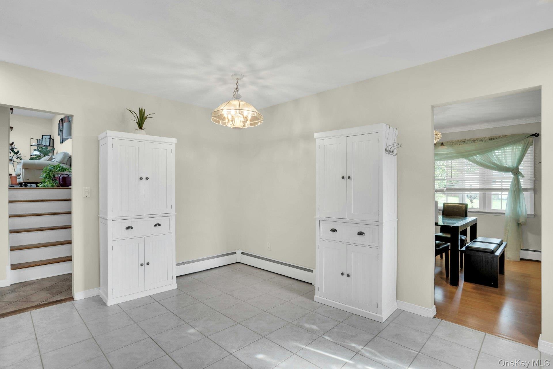 21 E Hill Drive, Smithtown, NY 11787