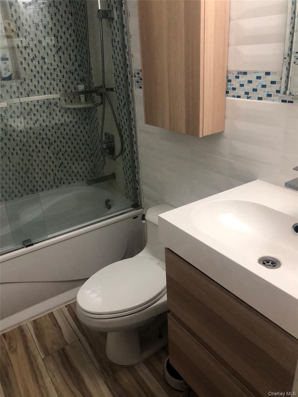 939 Manor Lane, Bay Shore, NY 11706