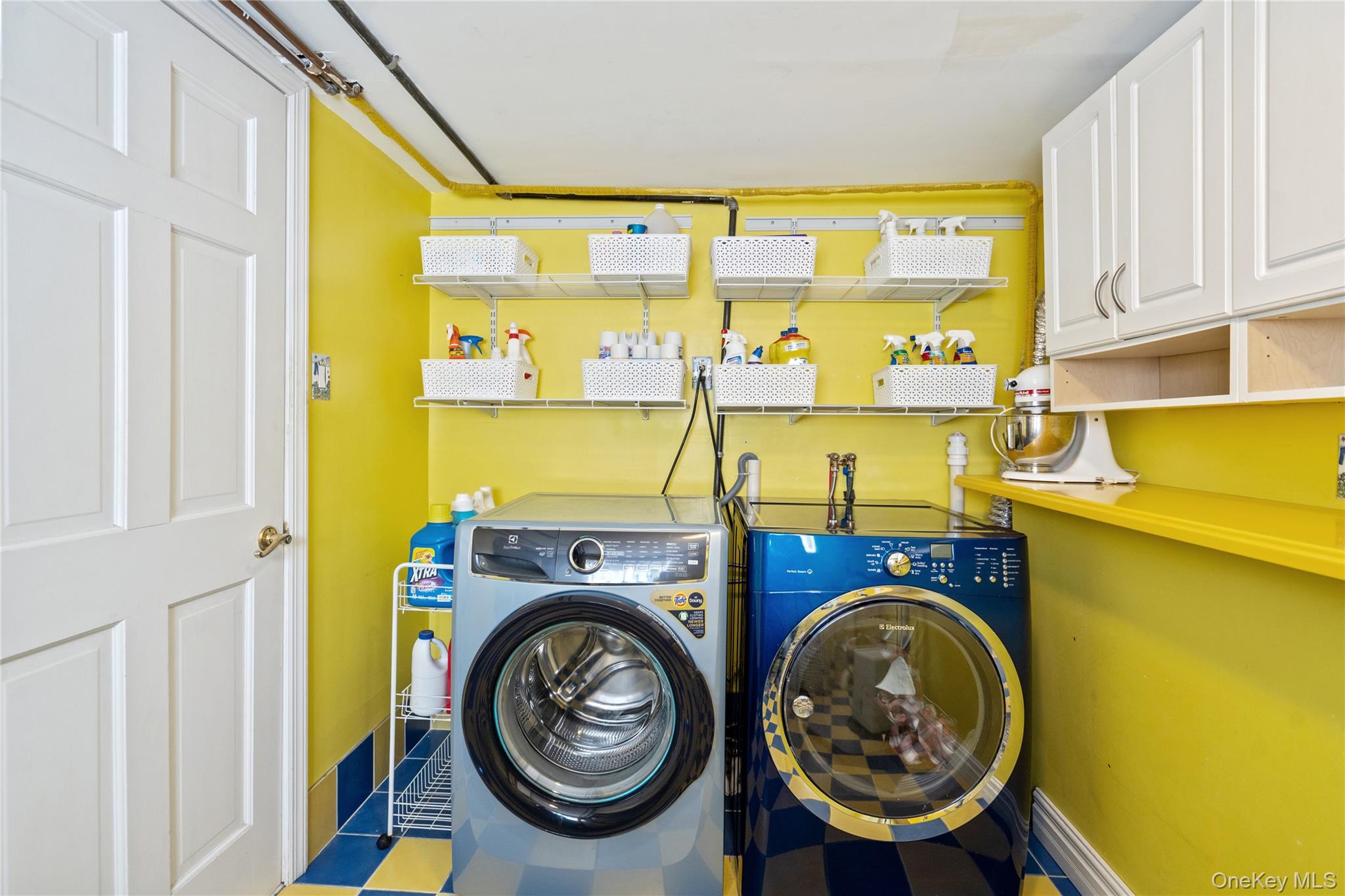 939 Manor Lane, Bay Shore, NY 11706