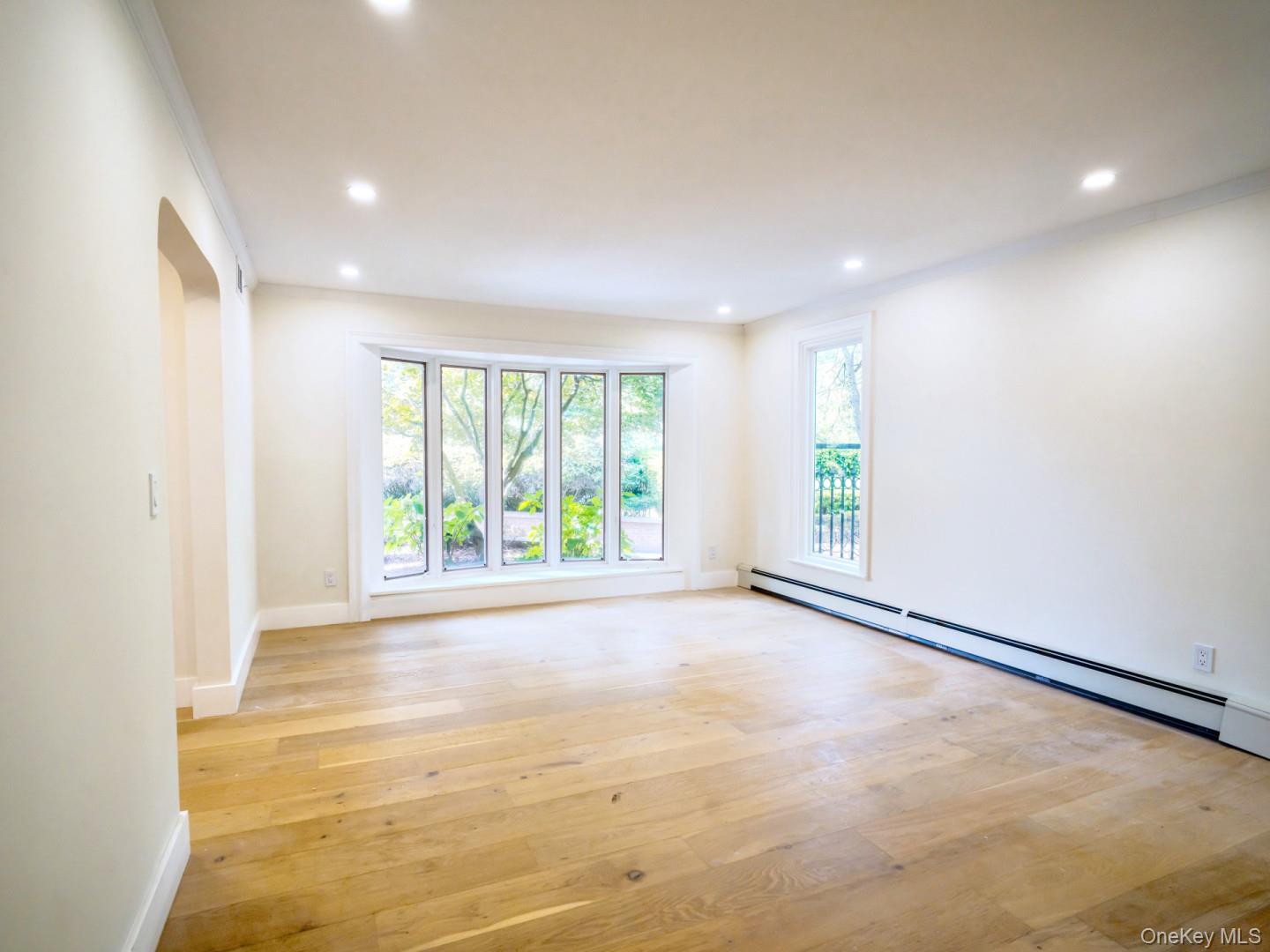 18 Durham Drive, Dix Hills, NY 11746