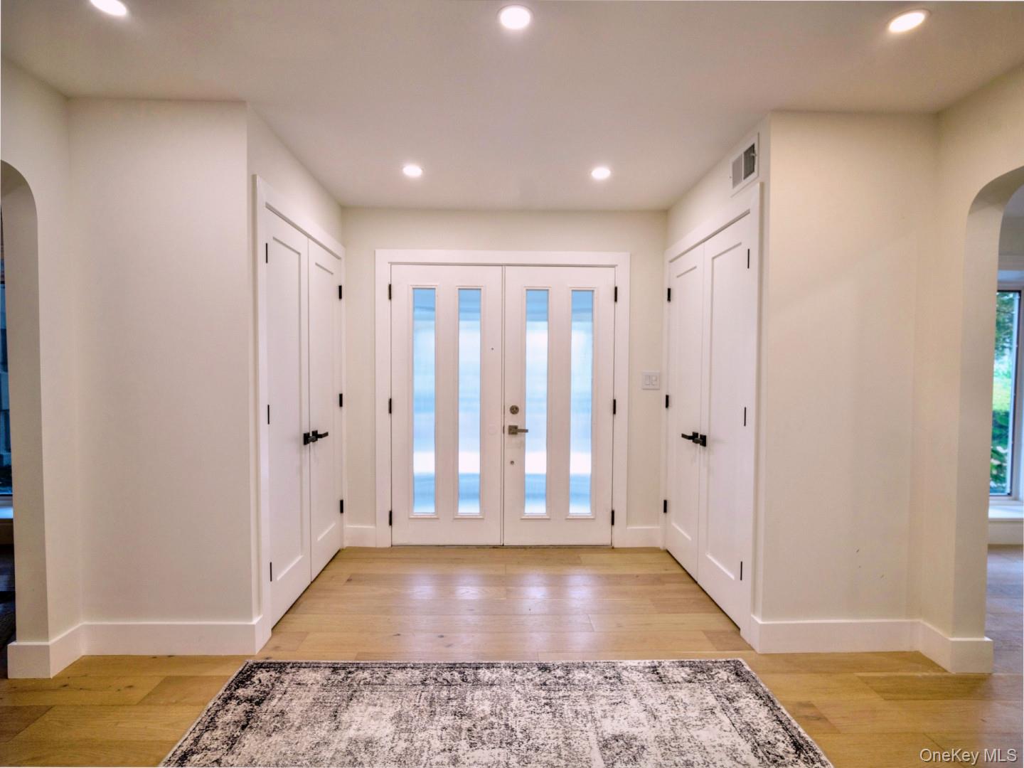 18 Durham Drive, Dix Hills, NY 11746