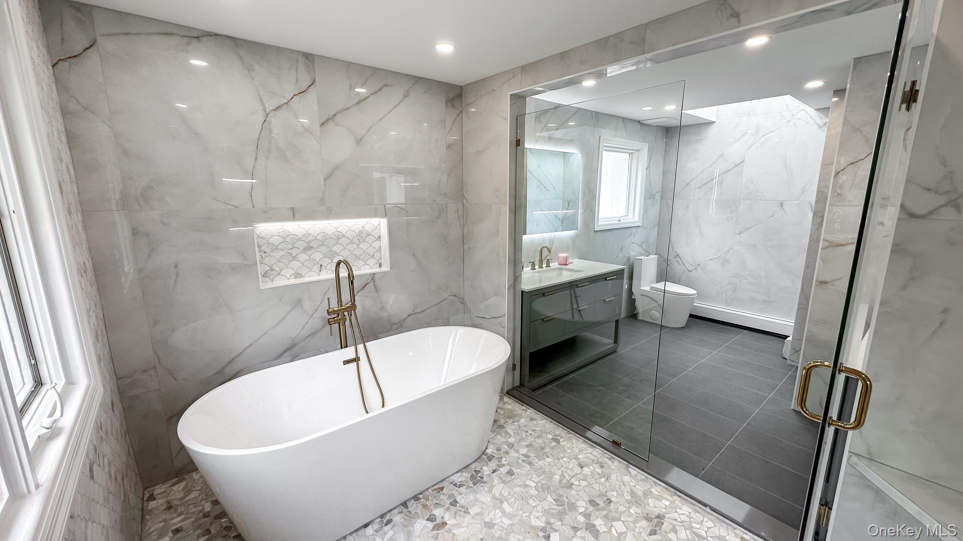 18 Durham Drive, Dix Hills, NY 11746