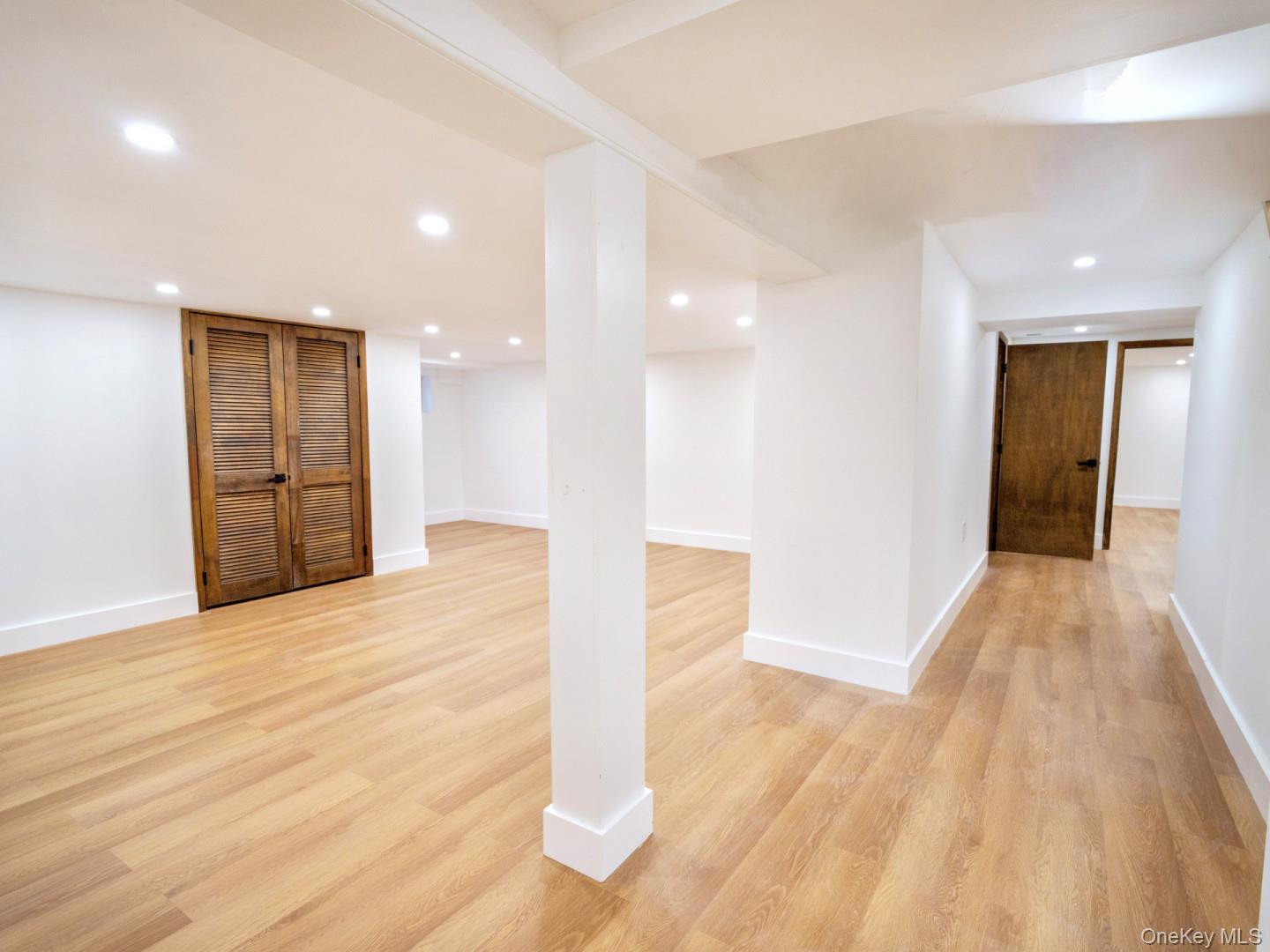 18 Durham Drive, Dix Hills, NY 11746