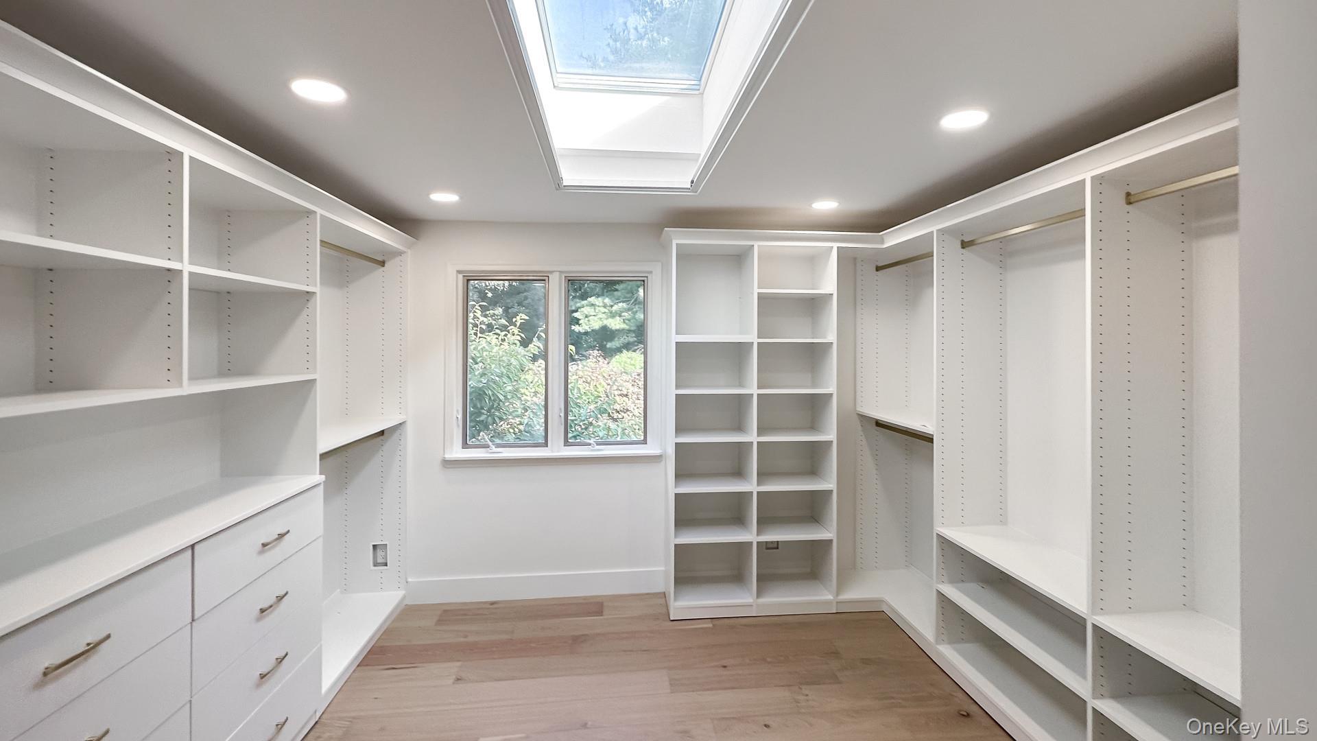 18 Durham Drive, Dix Hills, NY 11746