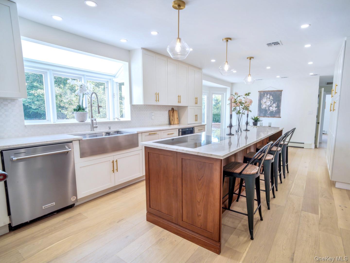 18 Durham Drive, Dix Hills, NY 11746