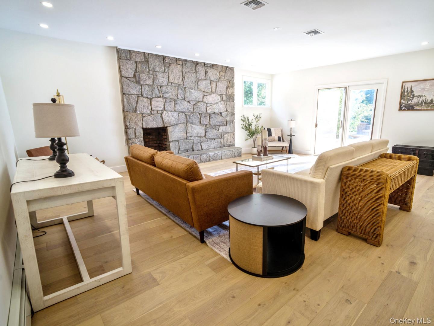 18 Durham Drive, Dix Hills, NY 11746