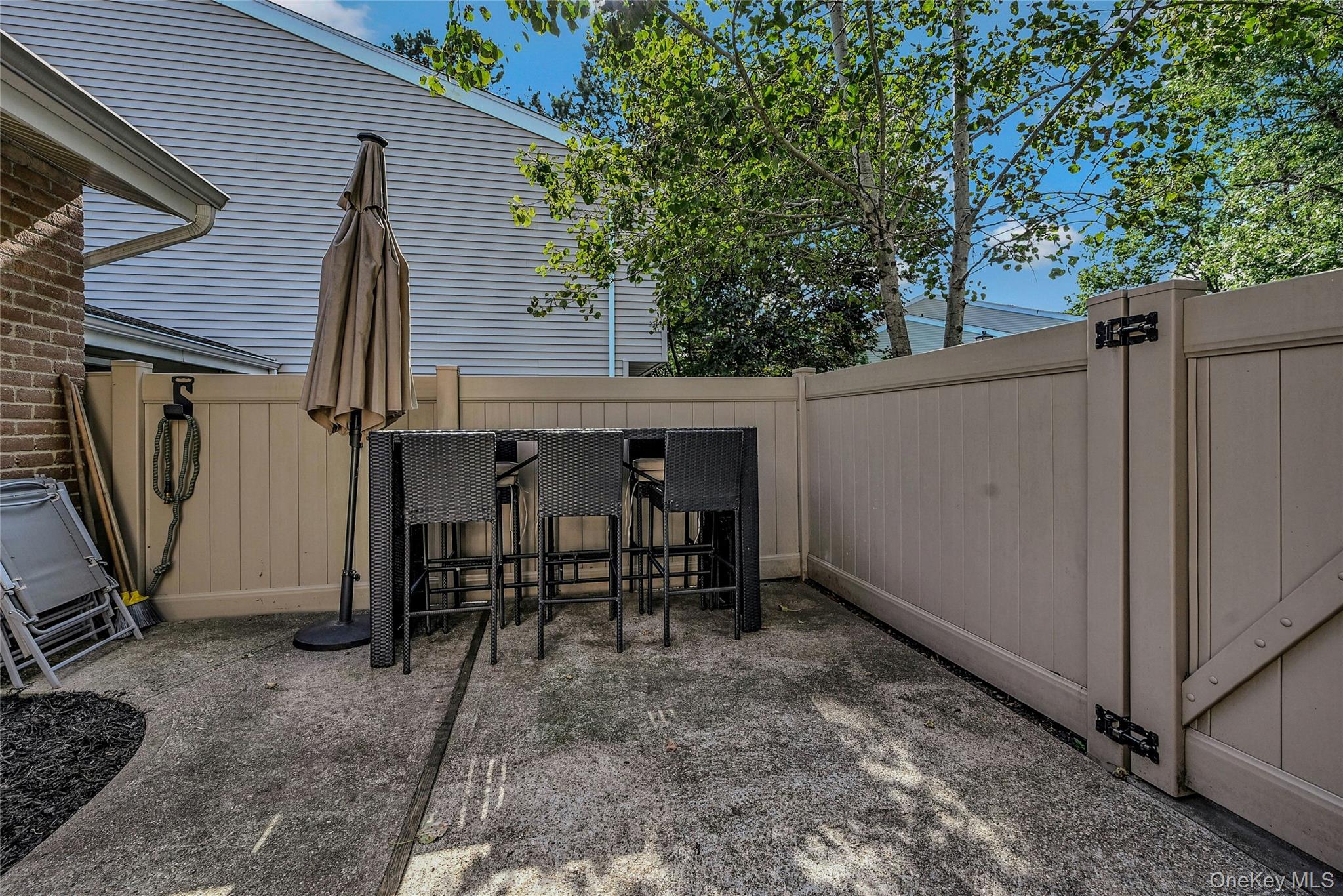 215 Springmeadow Drive # F, Holbrook, NY 11741