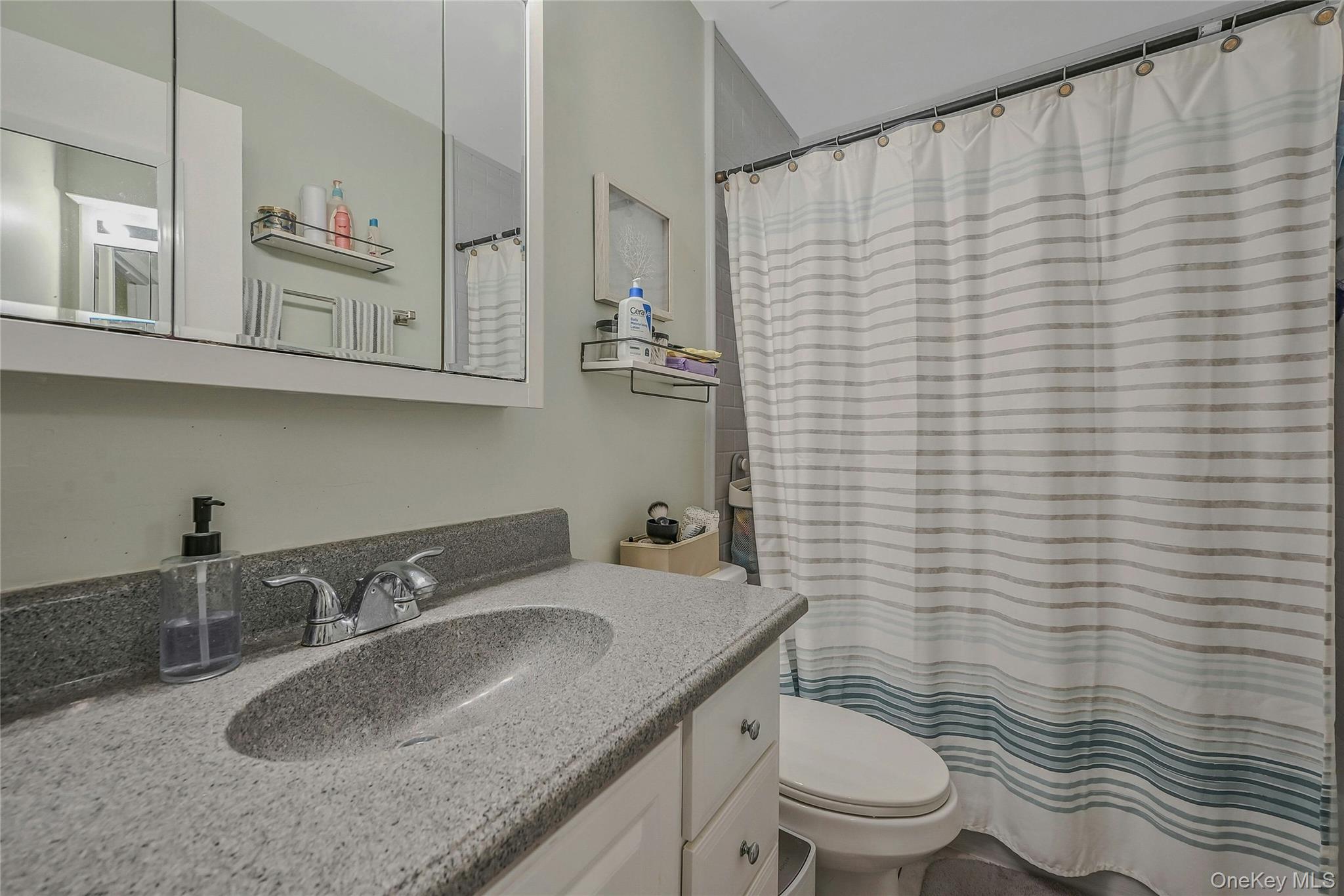 215 Springmeadow Drive # F, Holbrook, NY 11741