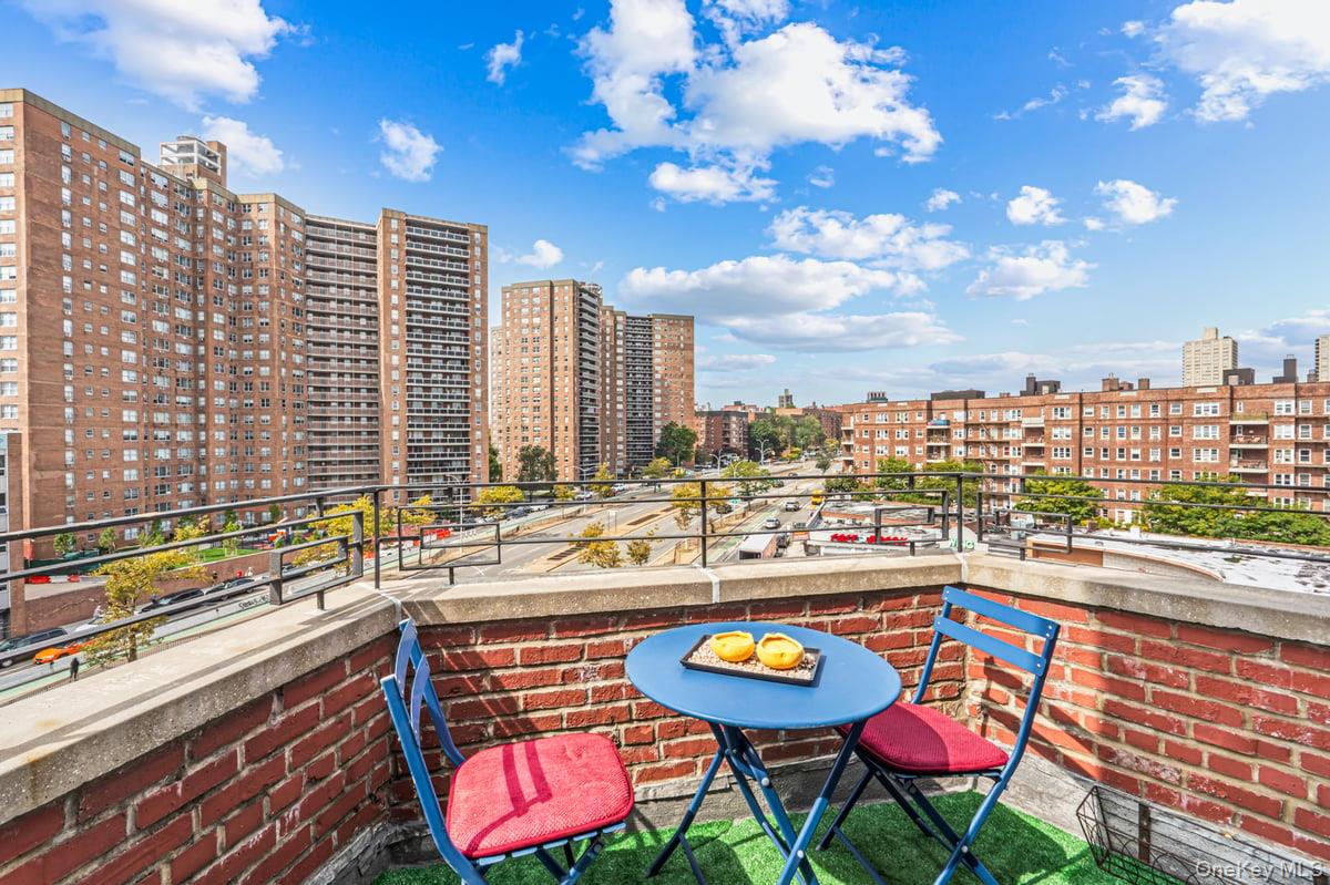 69-40 Yellowstone Boulevard # 608, Forest Hills, NY 11375