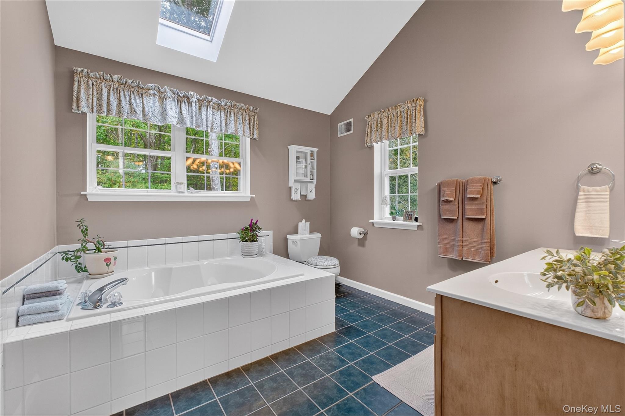 6 Woodcliff Drive, Stormville, NY 12582