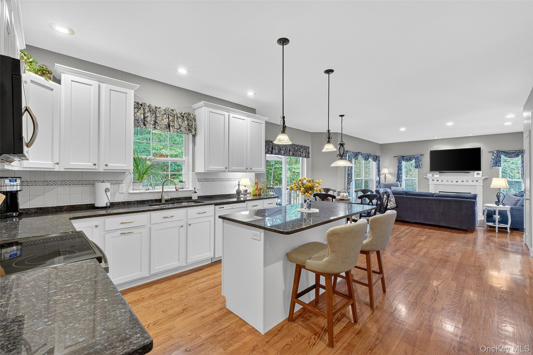 6 Woodcliff Drive, Stormville, NY 12582