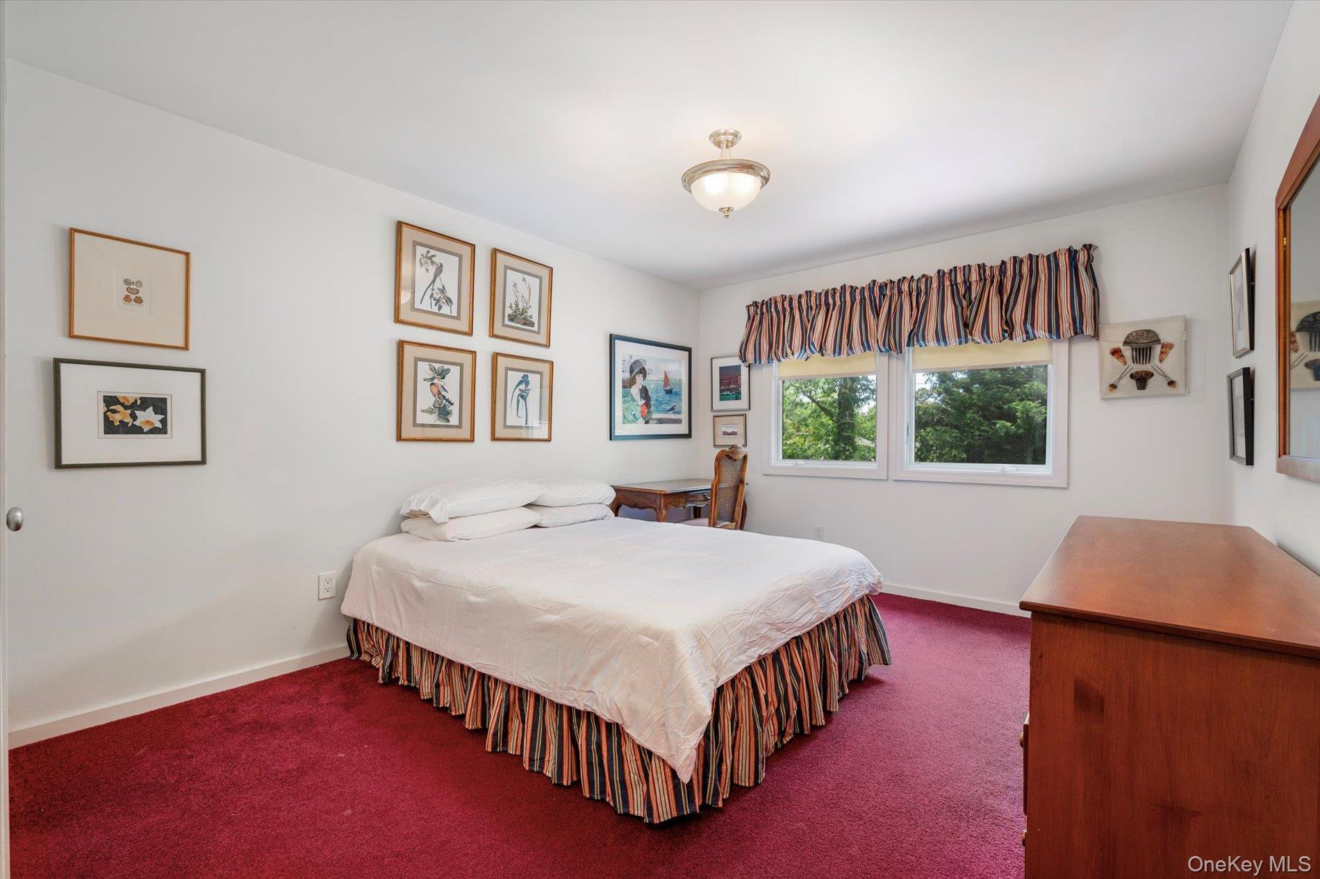 16 Polo Field Lane, Great Neck, NY 11020