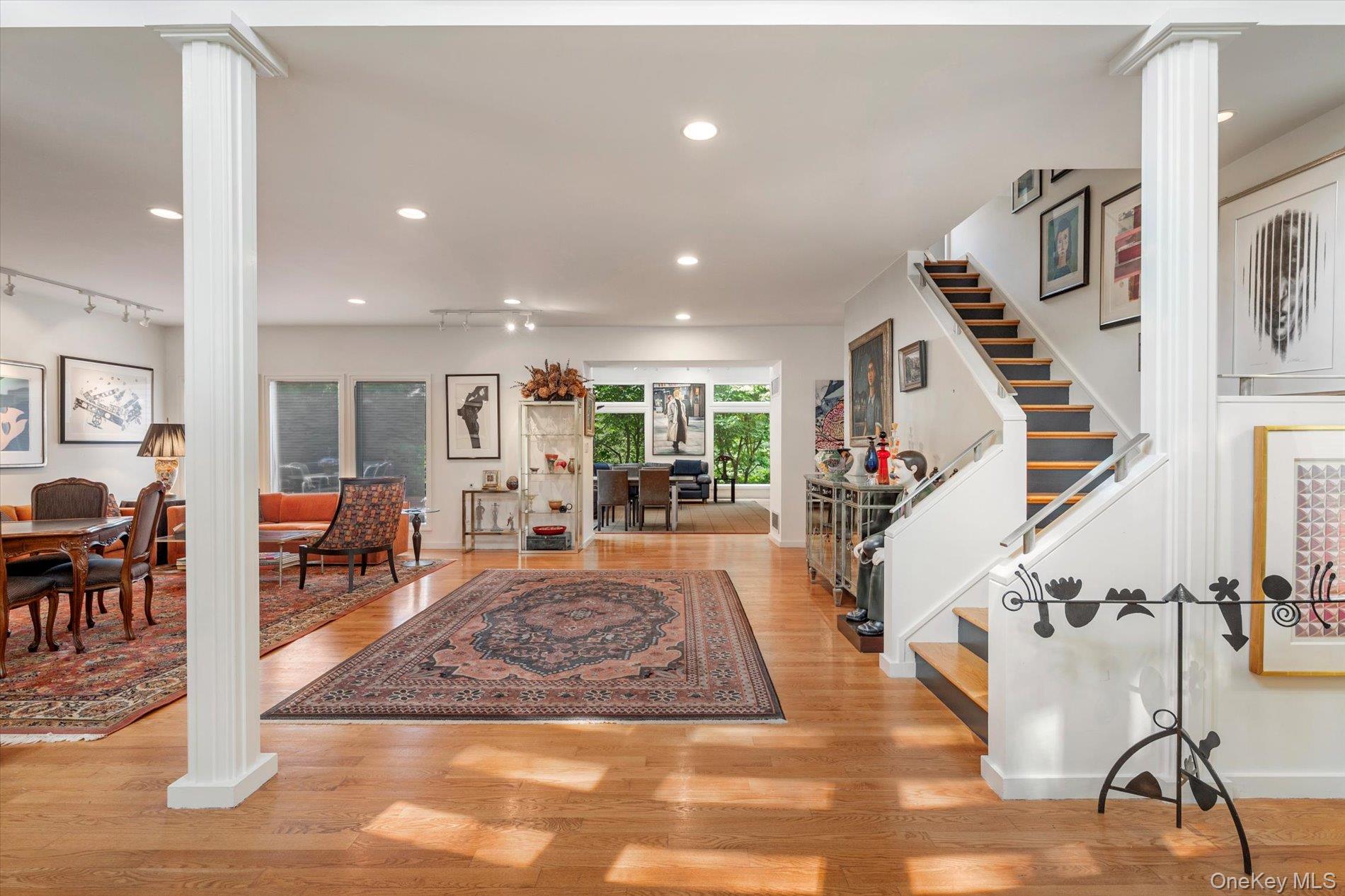 16 Polo Field Lane, Great Neck, NY 11020