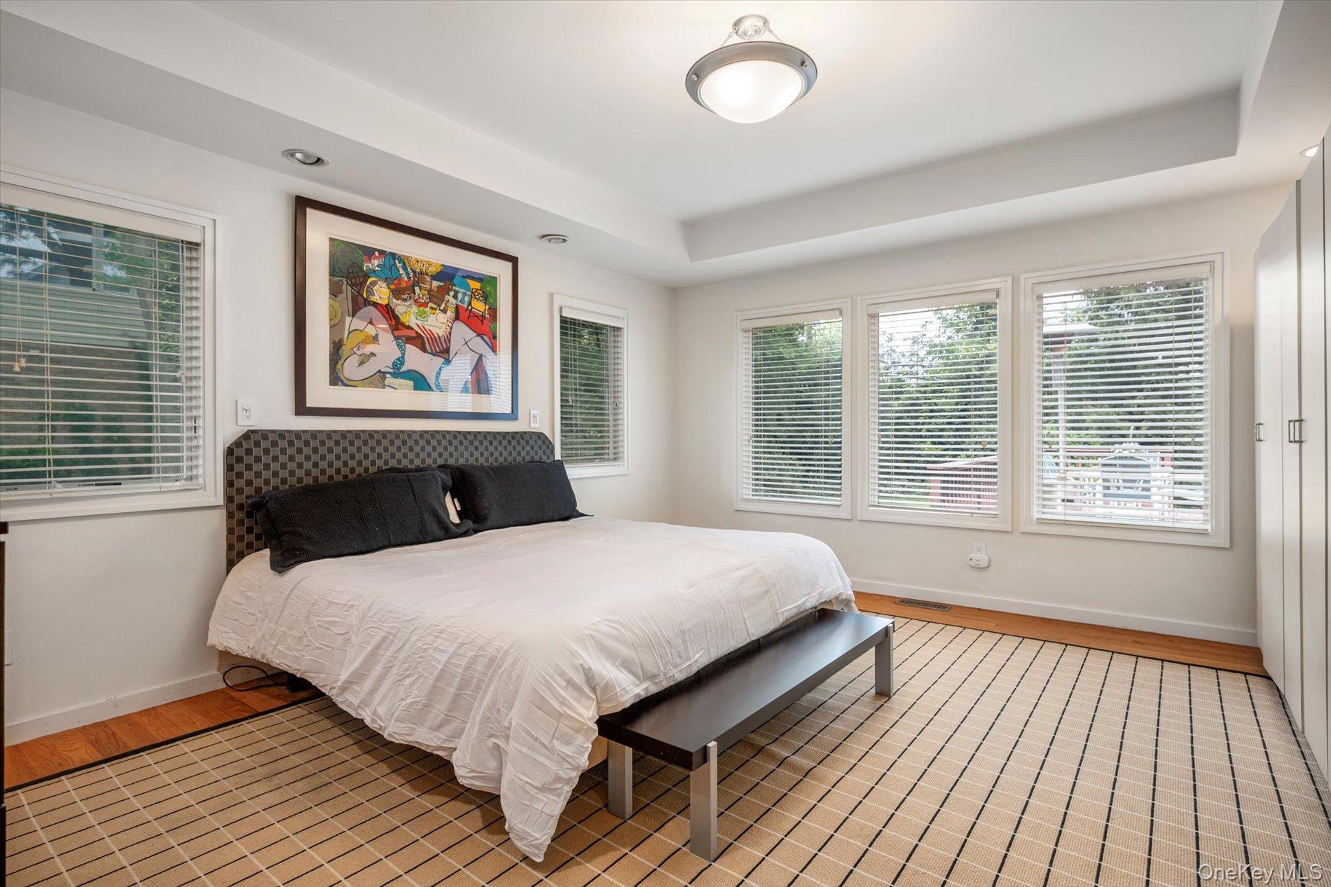 16 Polo Field Lane, Great Neck, NY 11020