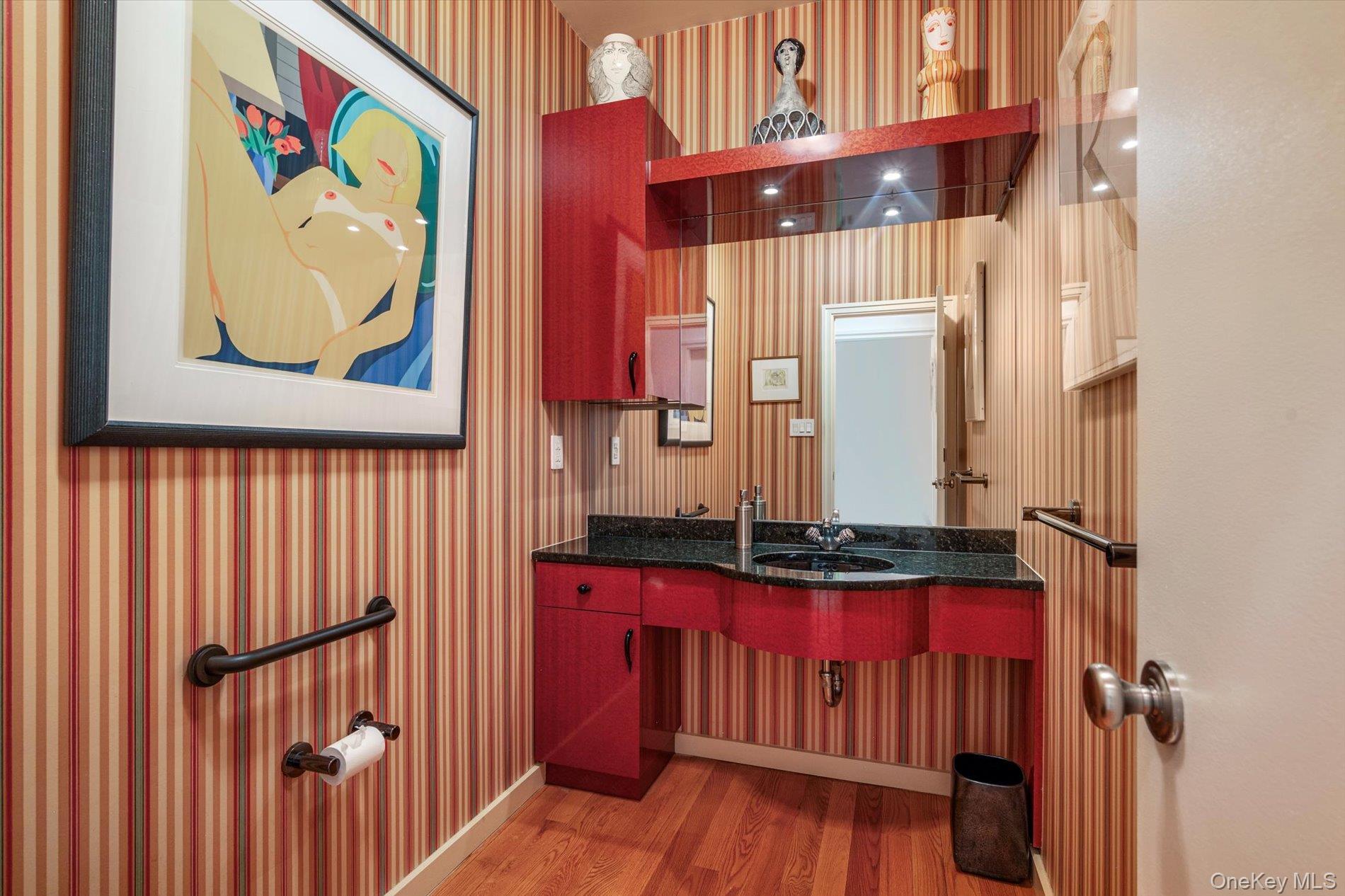 16 Polo Field Lane, Great Neck, NY 11020