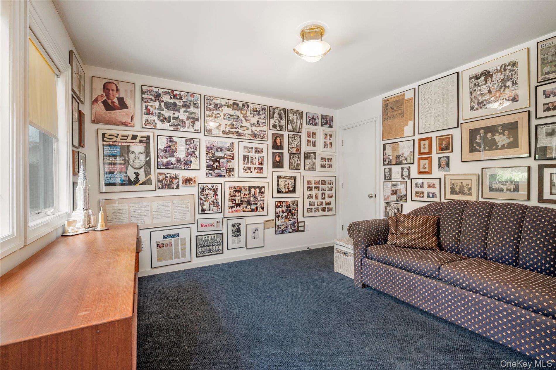 16 Polo Field Lane, Great Neck, NY 11020