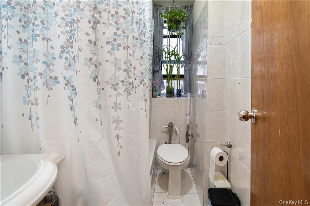 2156 Cruger Avenue # LL, Bronx, NY 10462