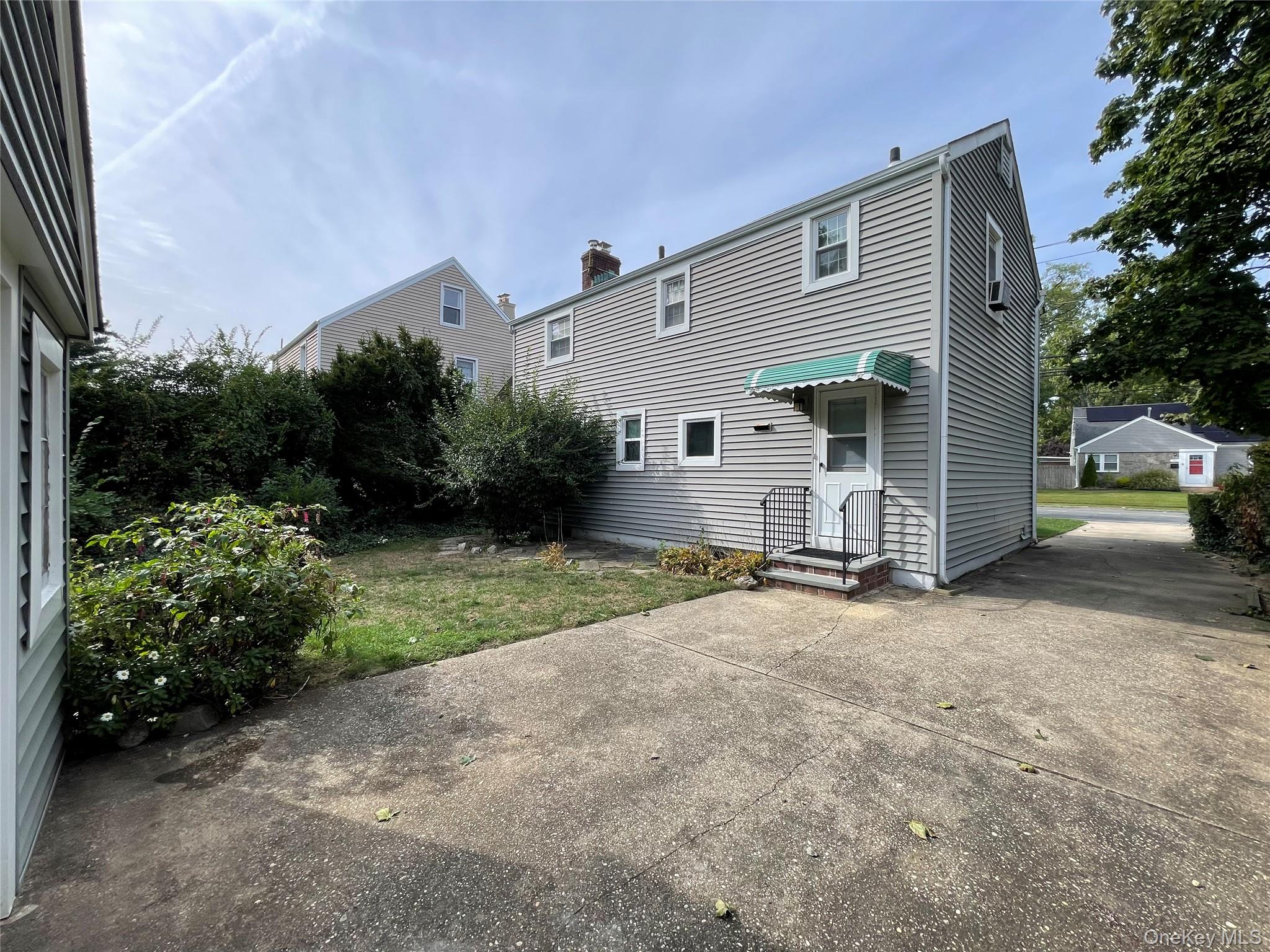 712 De Mott Ave Avenue, Baldwin, NY 11510