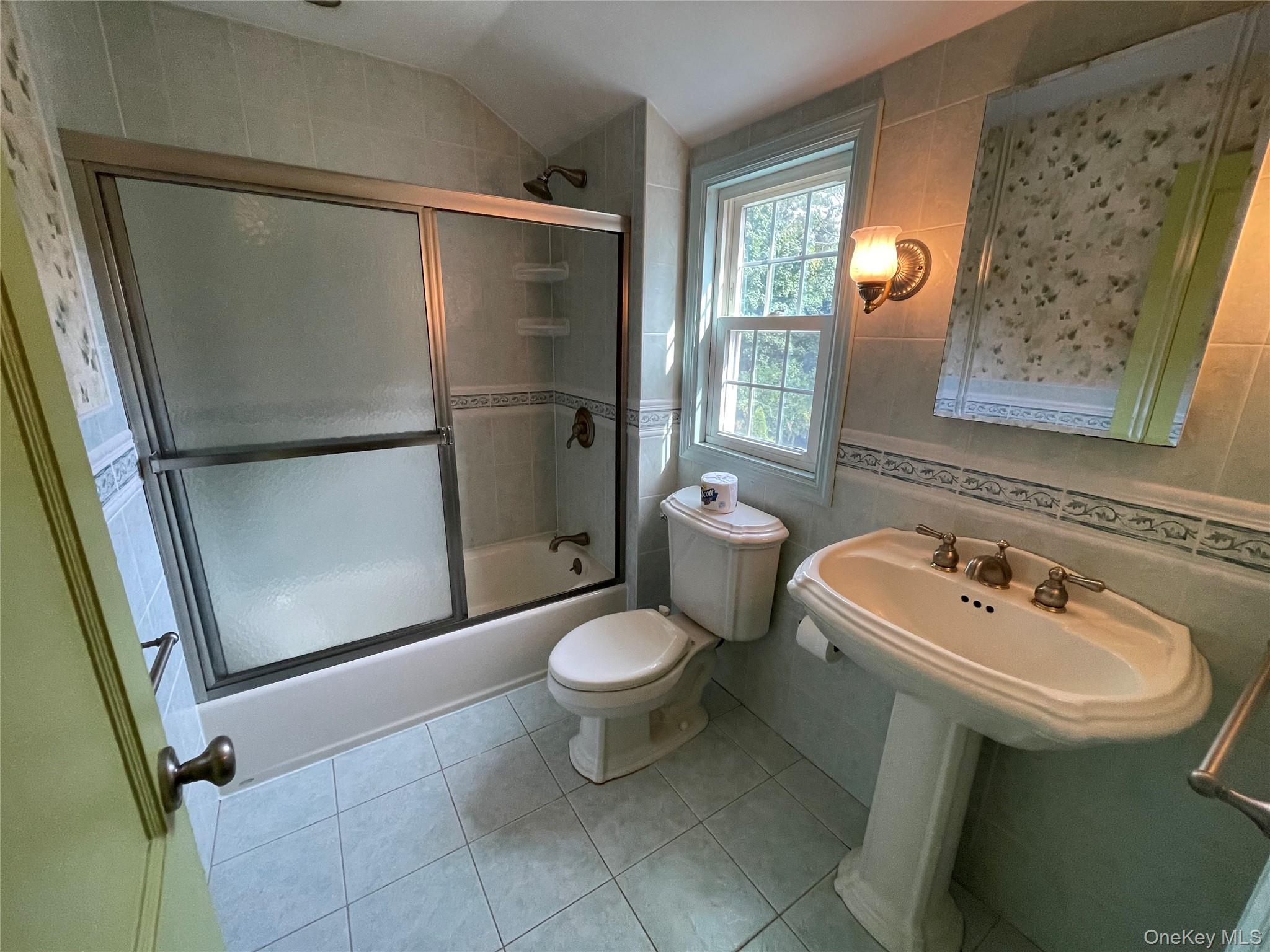 712 De Mott Ave Avenue, Baldwin, NY 11510