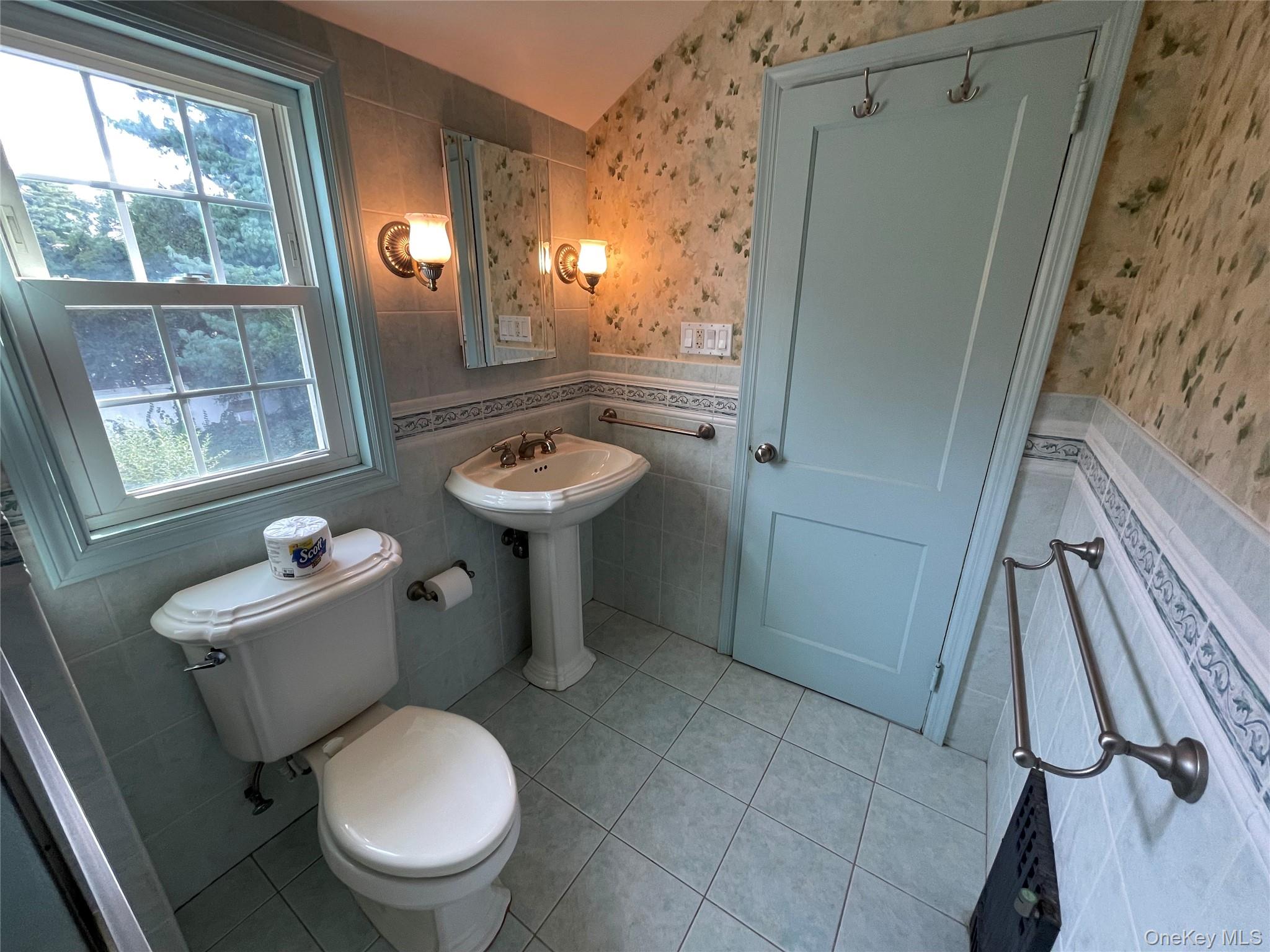 712 De Mott Ave Avenue, Baldwin, NY 11510