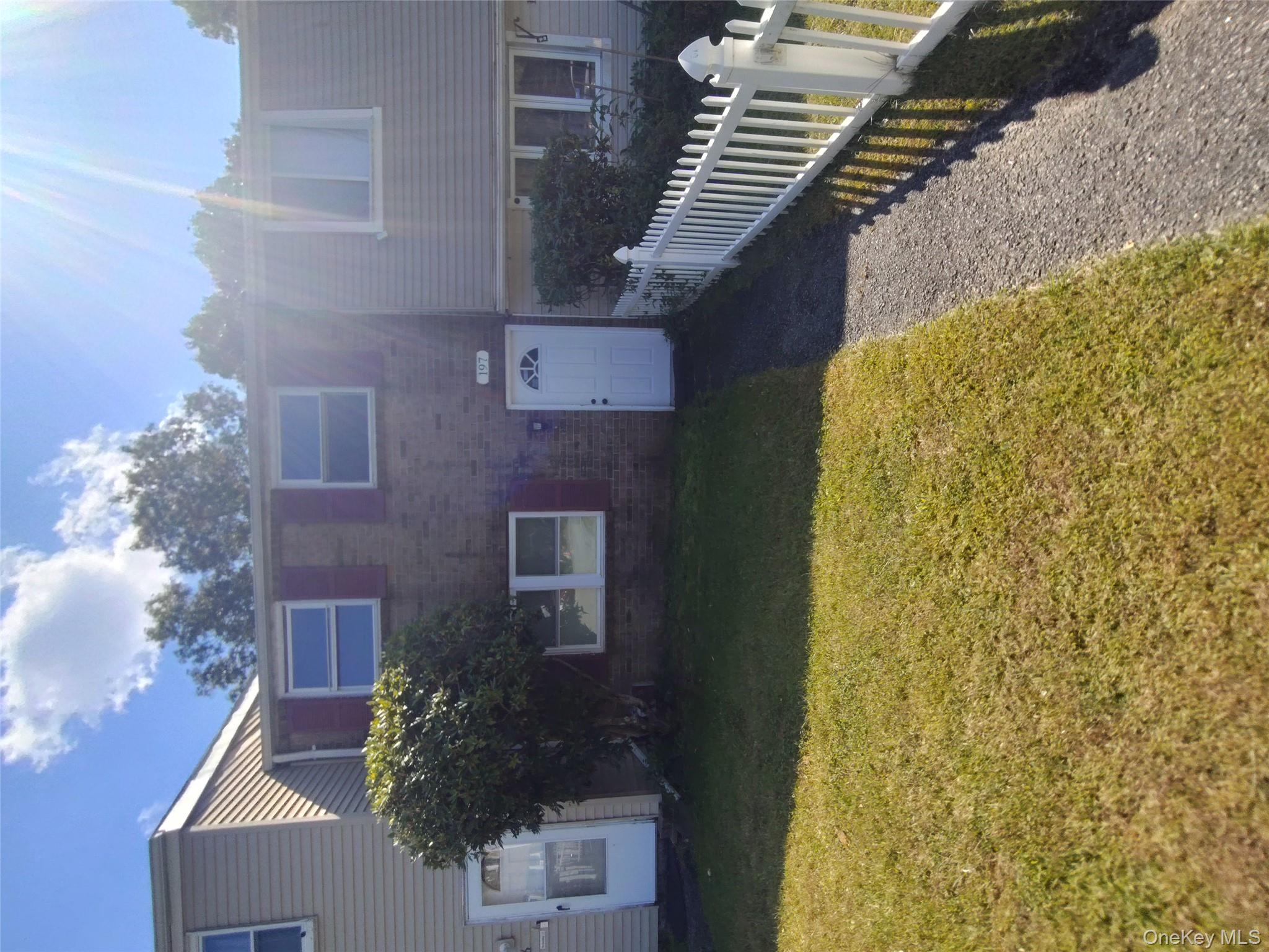 197 Hill Circle # 197, Calverton, NY 11933