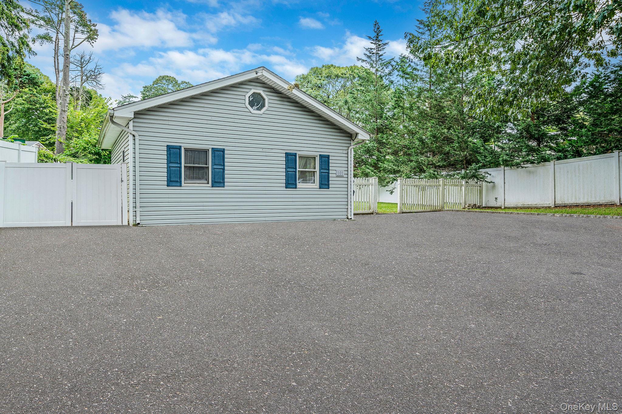 20 Kirby Lane, Lake Ronkonkoma, NY 11779